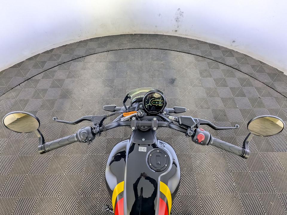 Royal Enfield Guerrilla 450 - фото №12