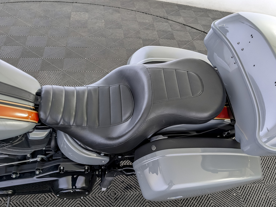 Harley-Davidson Sport Glide 107 - фото №10