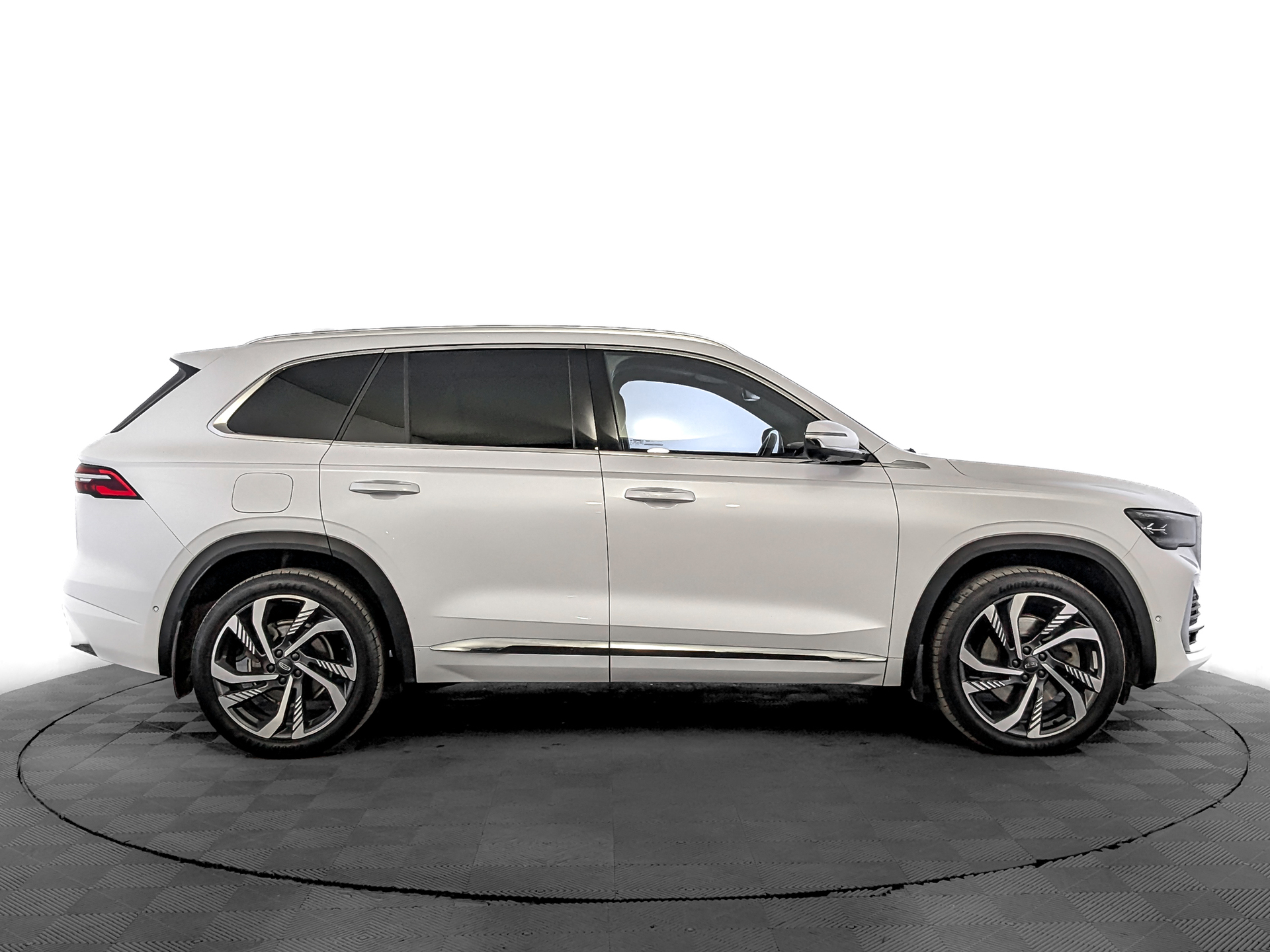 GEELY Monjaro 2.00 (238 л.с), автомат, 2023, пробег 26 928 км