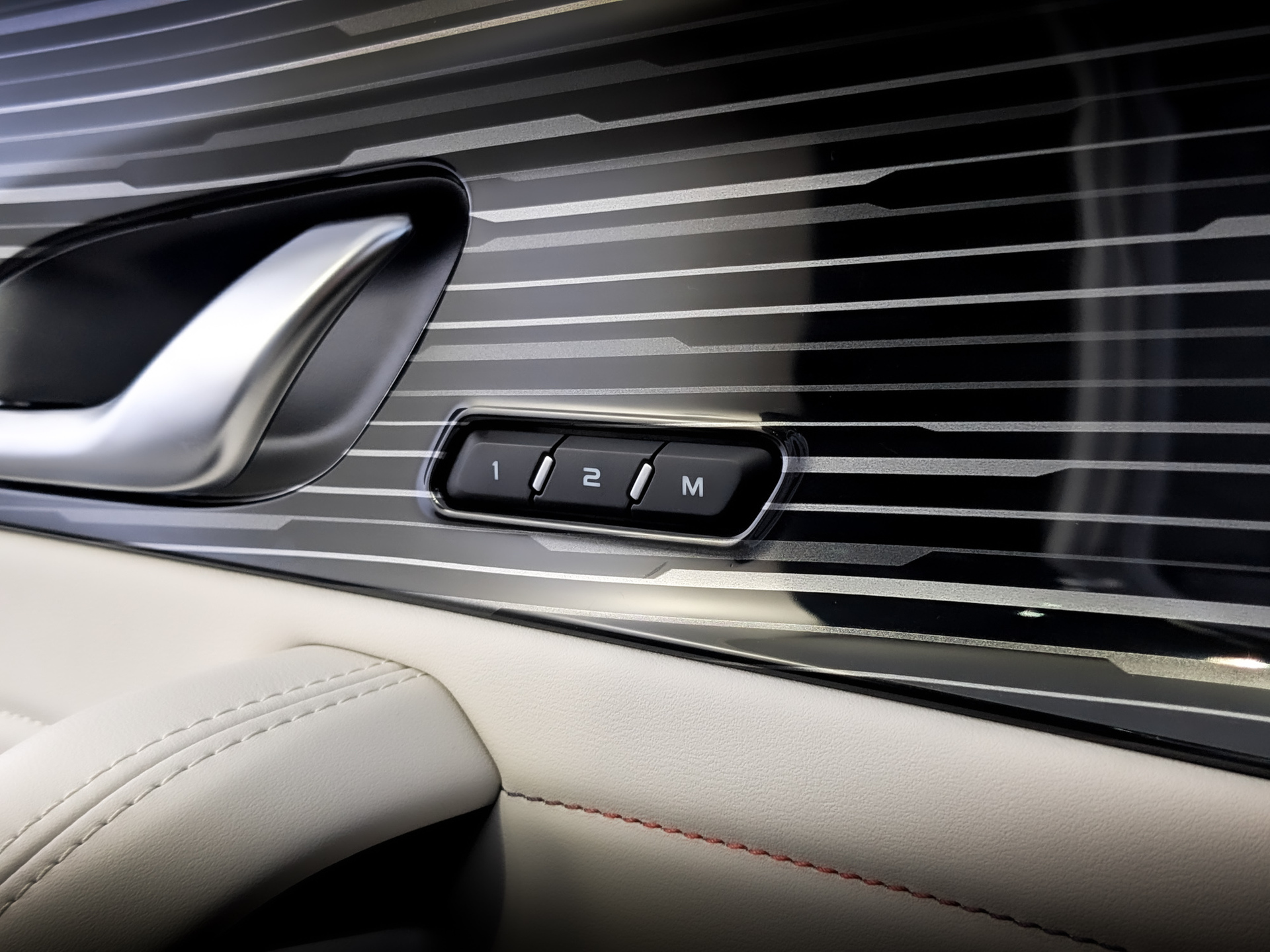 GEELY Monjaro 2.00 (238 л.с), автомат, 2023, пробег 26 928 км