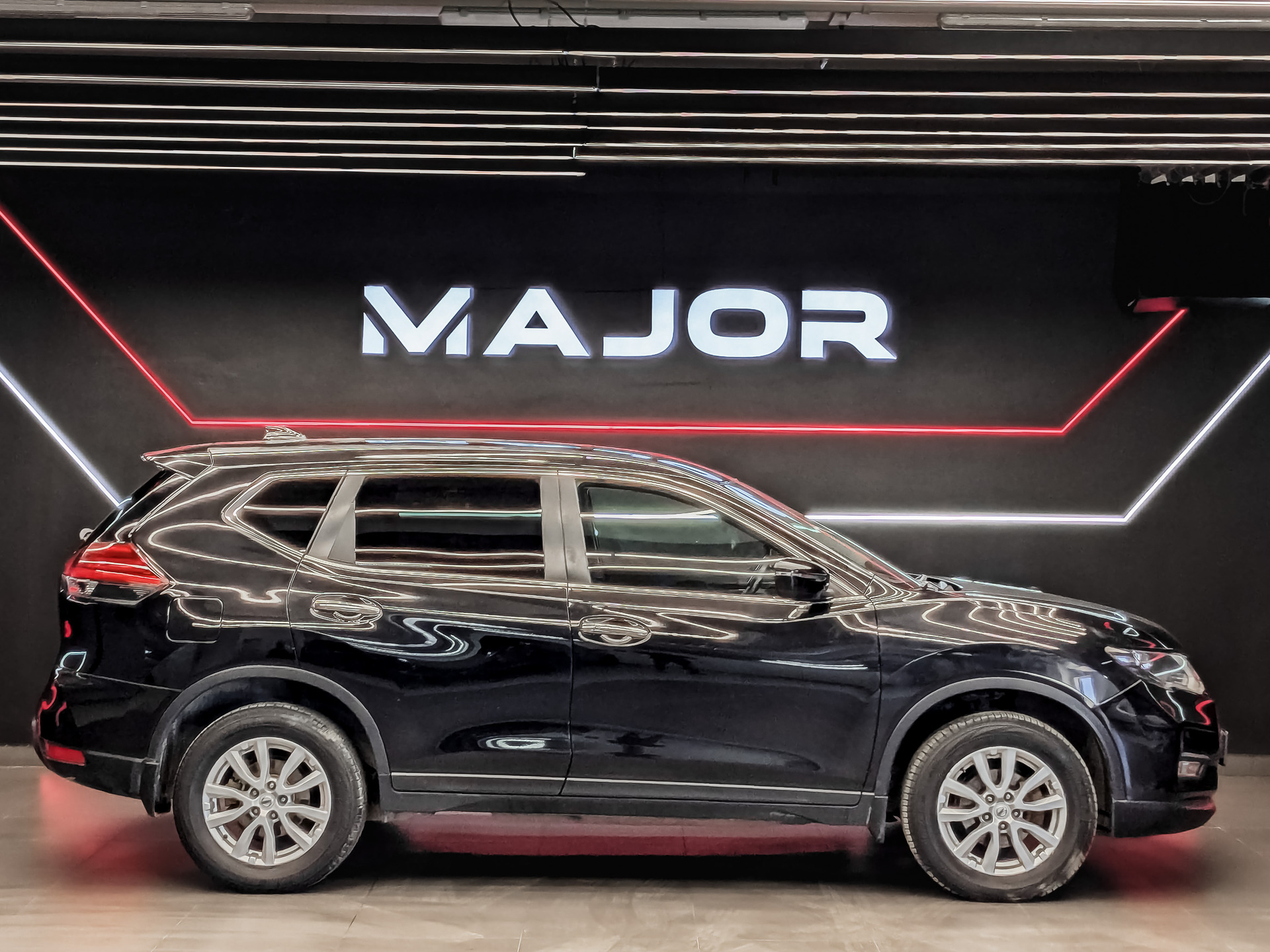 NISSAN X-Trail 2.50 (171 л.с), автомат, 2019, пробег 148 736 км