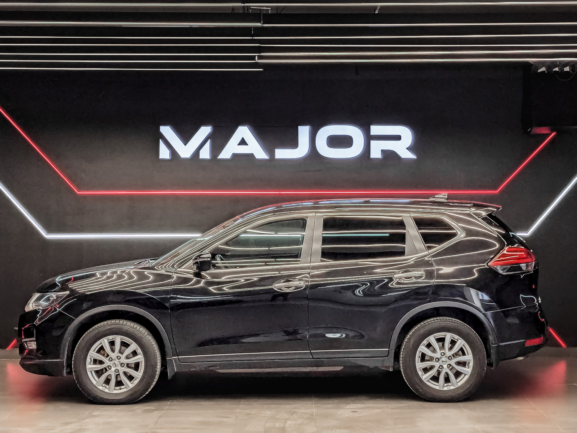 NISSAN X-Trail 2.50 (171 л.с), автомат, 2019, пробег 148 736 км