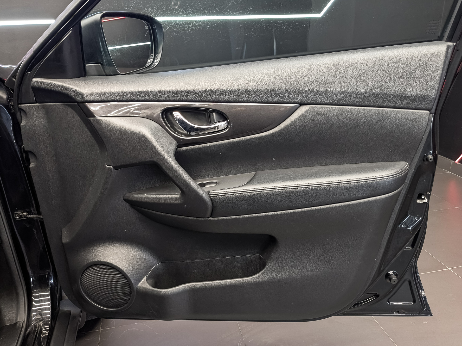 NISSAN X-Trail 2.50 (171 л.с), автомат, 2019, пробег 148 736 км