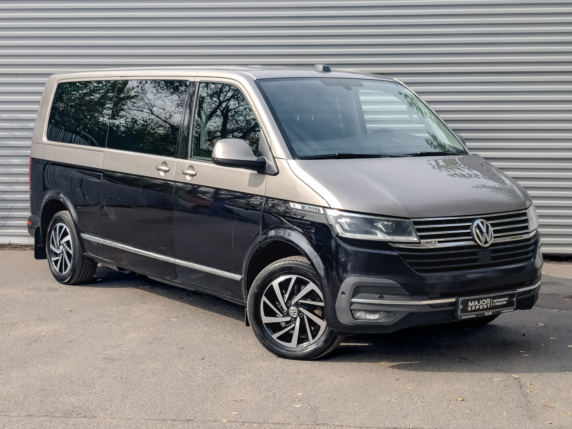 VOLKSWAGEN Multivan 2.00 (199 л.с), автомат, 2021, пробег 208 000 км