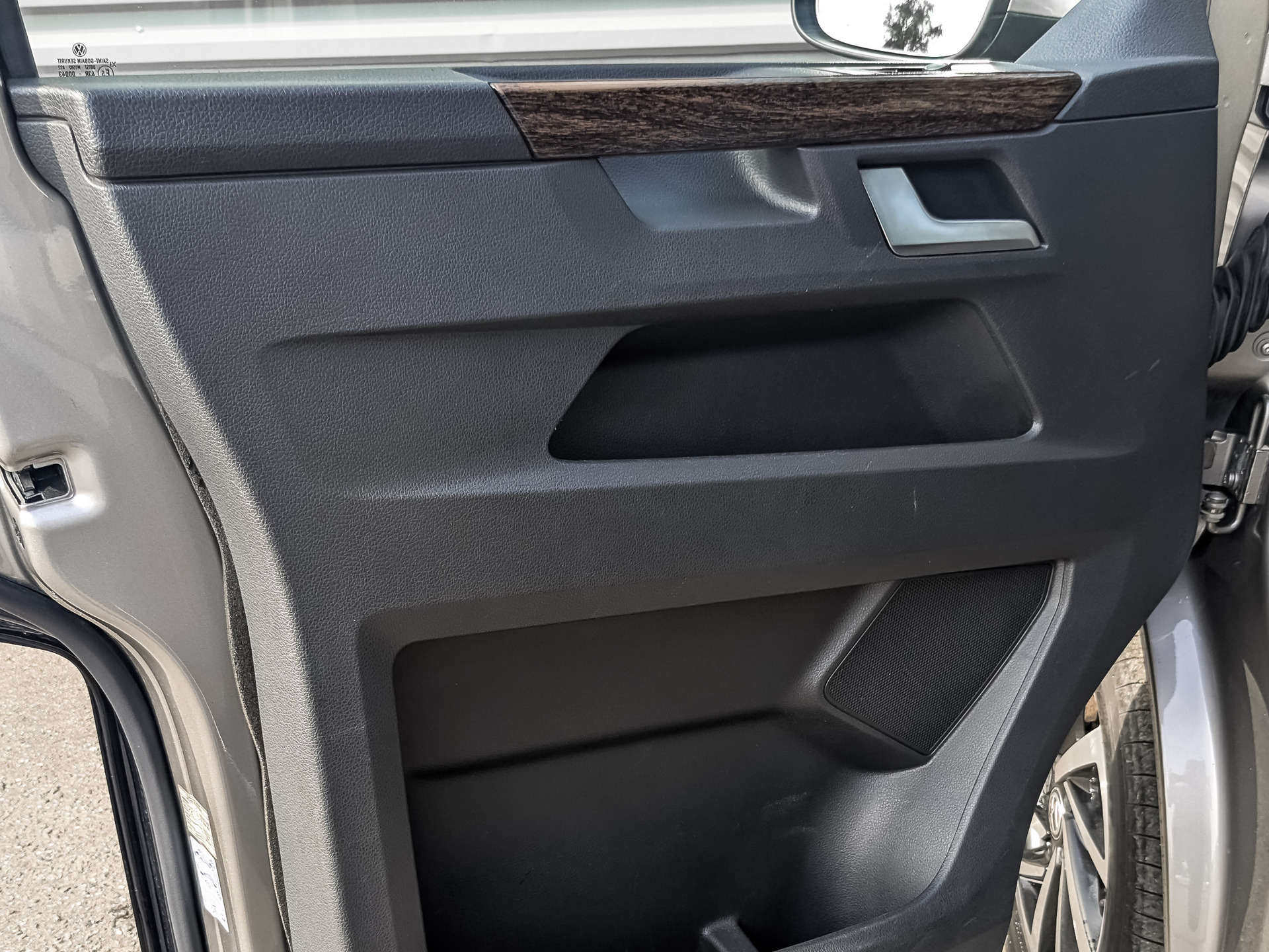 VOLKSWAGEN Multivan 2.00 (199 л.с), автомат, 2021, пробег 208 000 км
