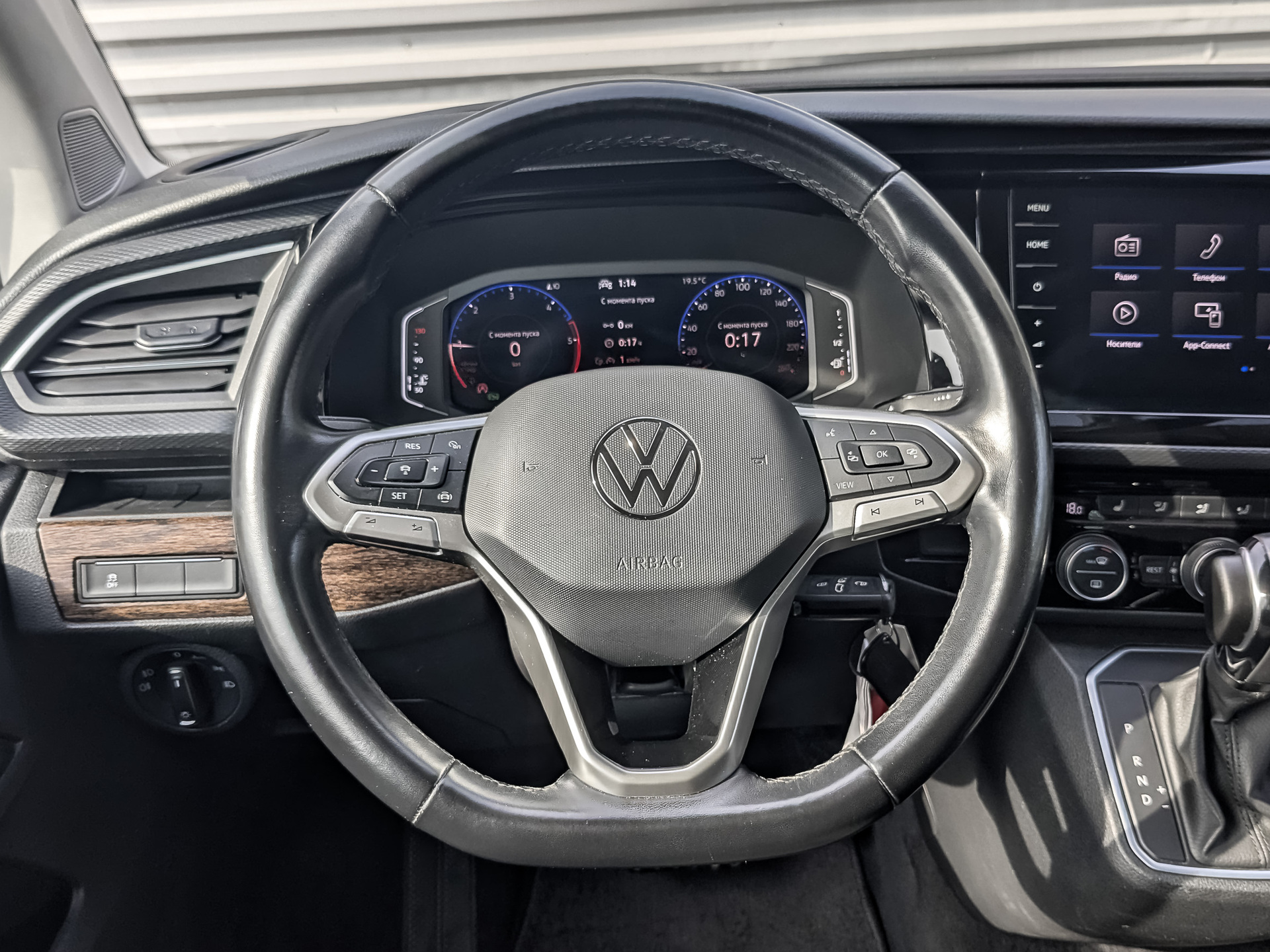 VOLKSWAGEN Multivan 2.00 (199 л.с), автомат, 2021, пробег 208 000 км