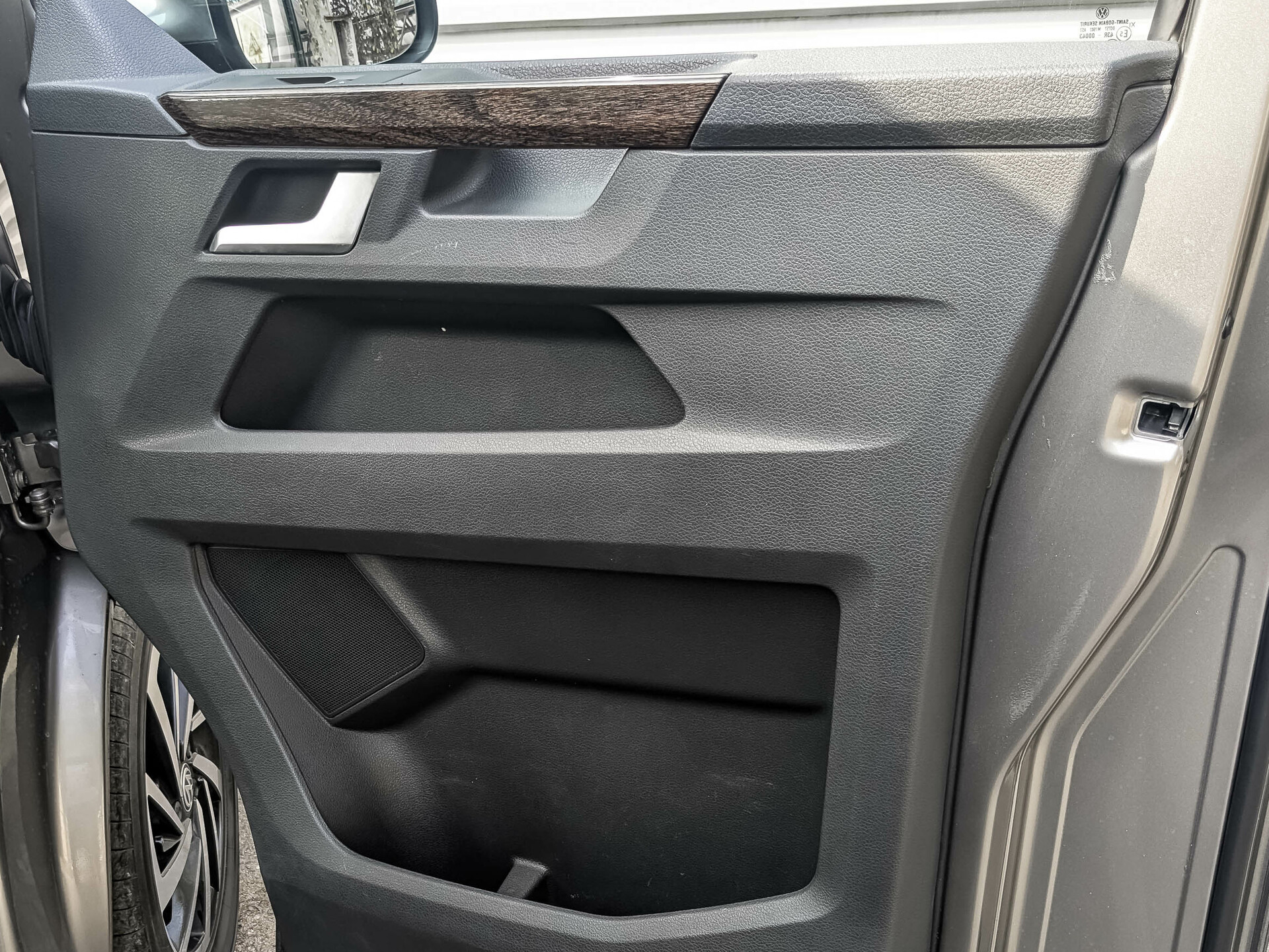 VOLKSWAGEN Multivan 2.00 (199 л.с), автомат, 2021, пробег 208 000 км