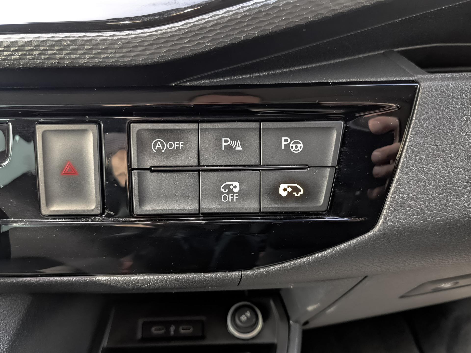 VOLKSWAGEN Multivan 2.00 (199 л.с), автомат, 2021, пробег 208 000 км