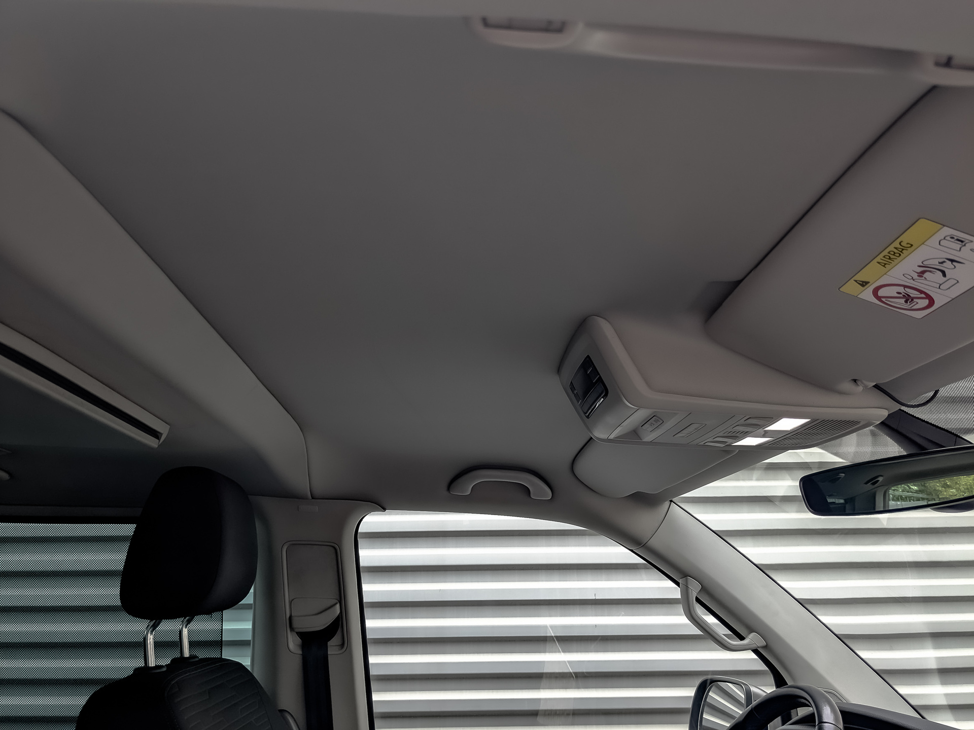 VOLKSWAGEN Multivan 2.00 (199 л.с), автомат, 2021, пробег 208 000 км