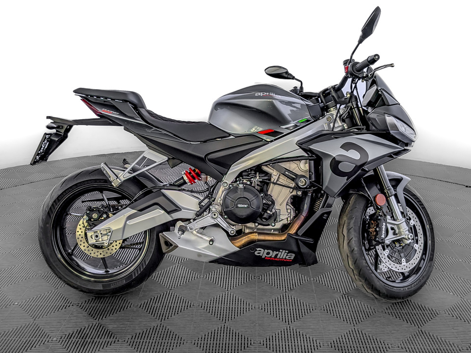 Aprilia Tuono 660 - фото №1