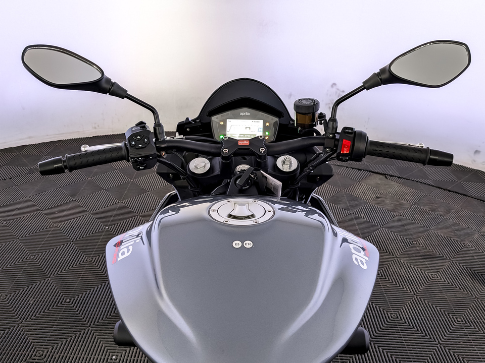 Aprilia Tuono 660 - фото №7