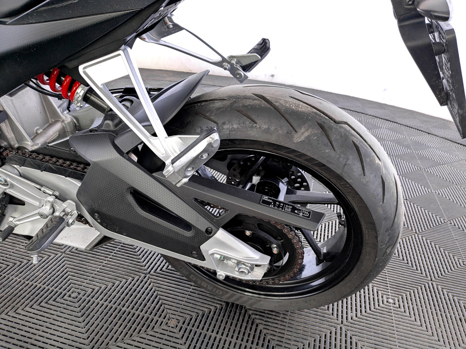 Aprilia Tuono 660 - фото №9