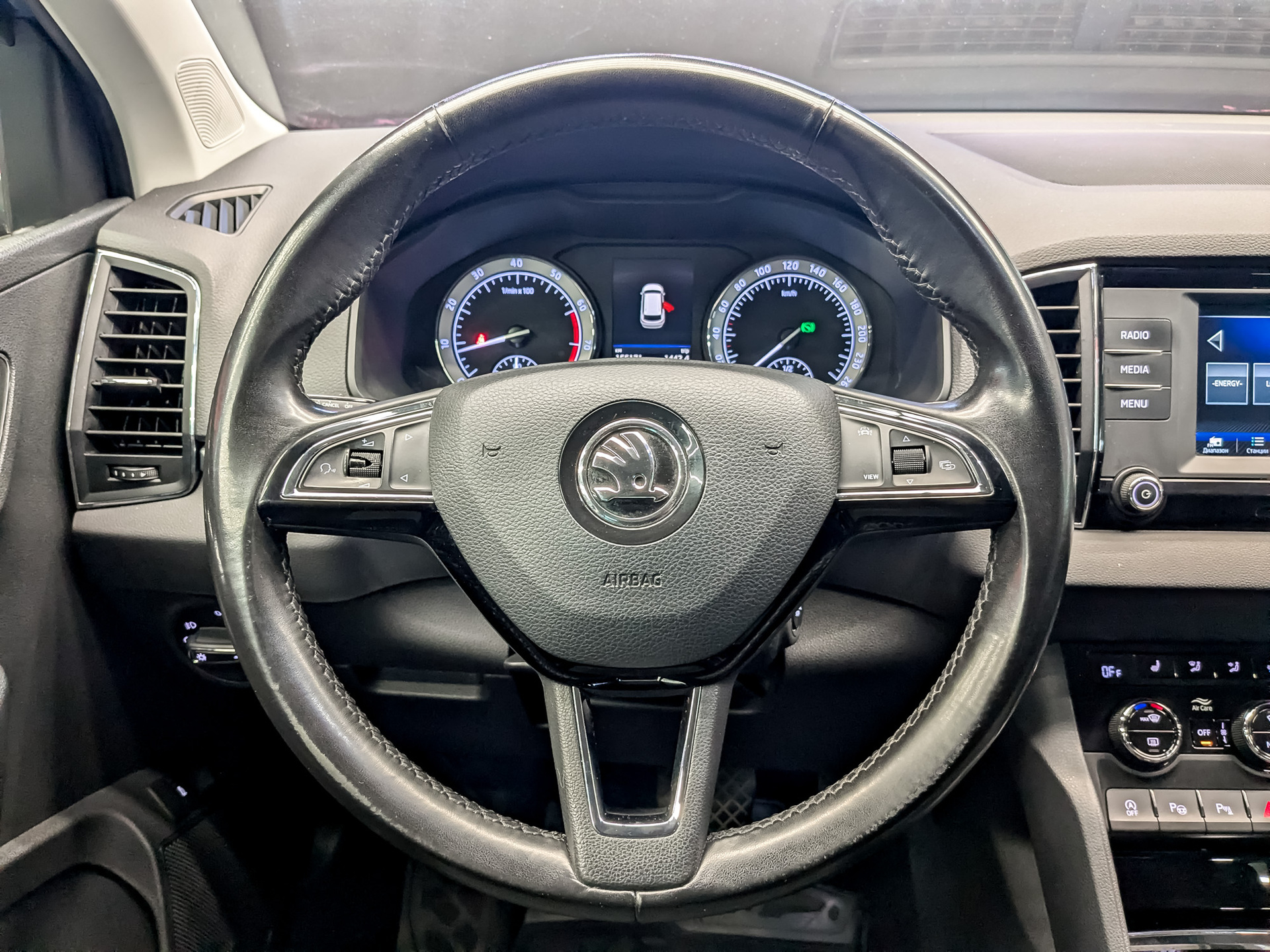SKODA Karoq 1.40 (150 л.с), автомат, 2020, пробег 155 170 км