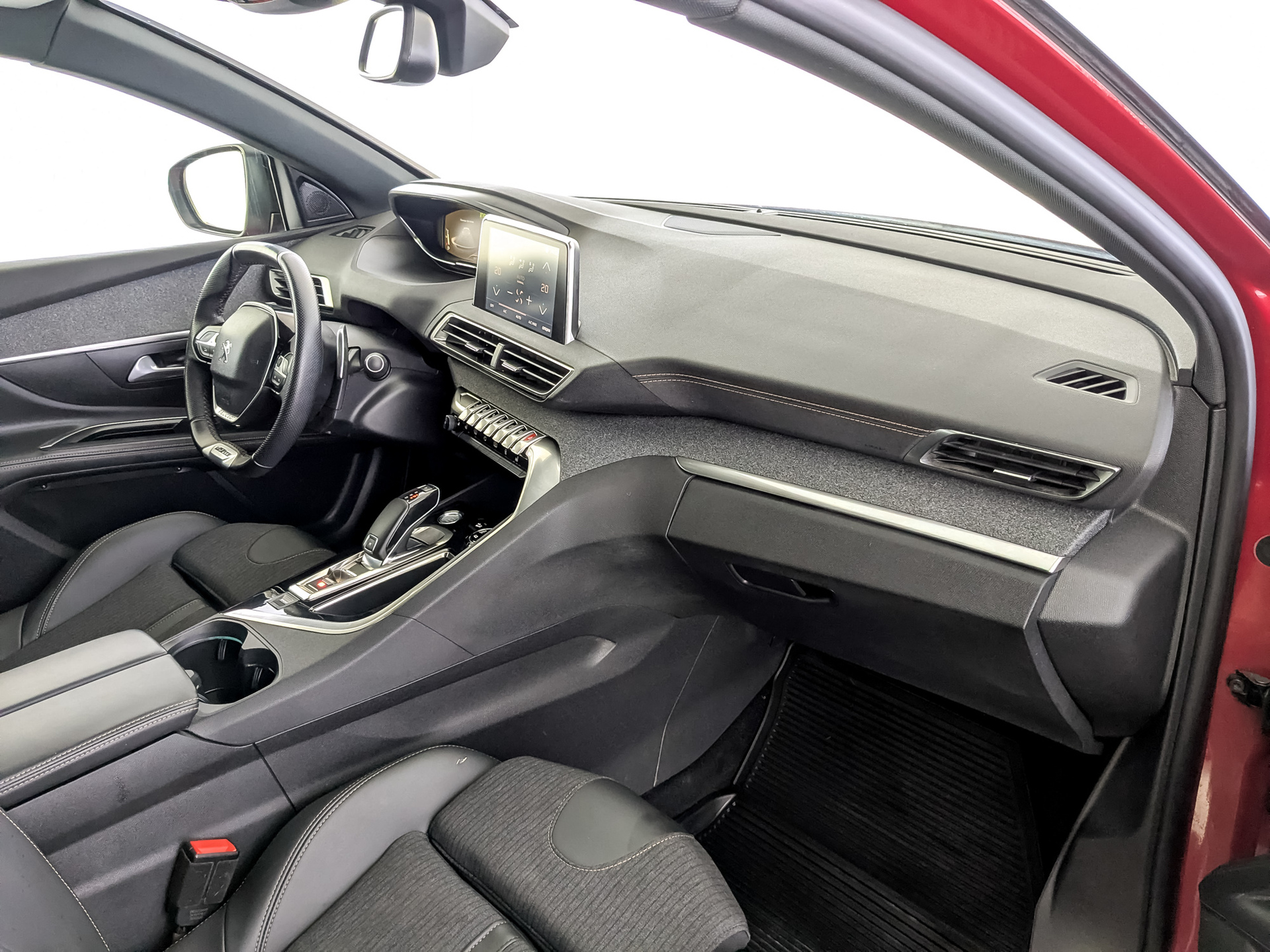 PEUGEOT 5008 1.60 (150 л.с), автомат, 2020, пробег 64 734 км