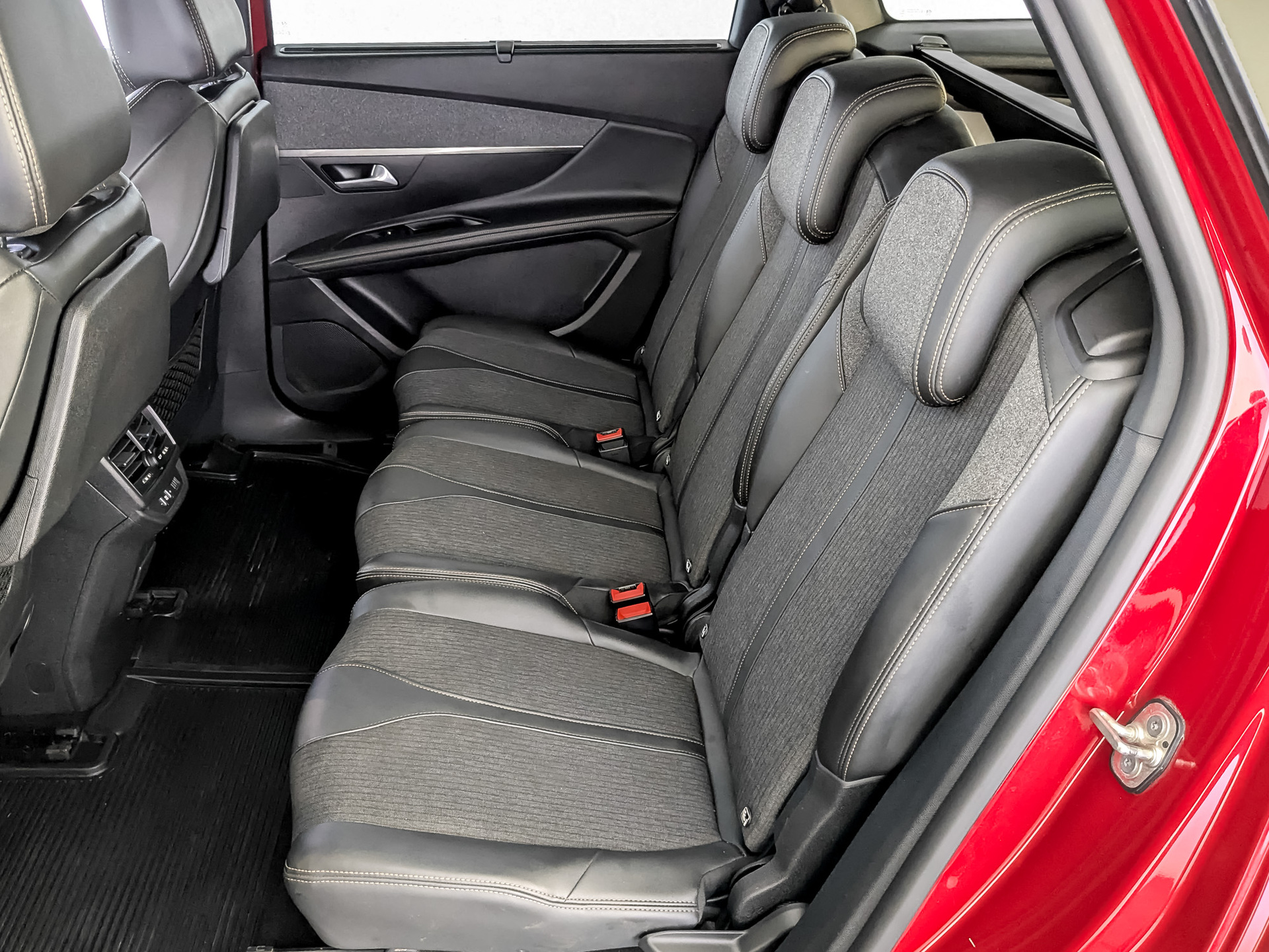 PEUGEOT 5008 1.60 (150 л.с), автомат, 2020, пробег 64 734 км