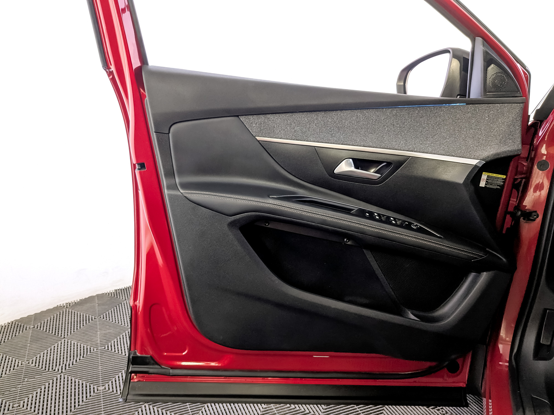 PEUGEOT 5008 1.60 (150 л.с), автомат, 2020, пробег 64 734 км