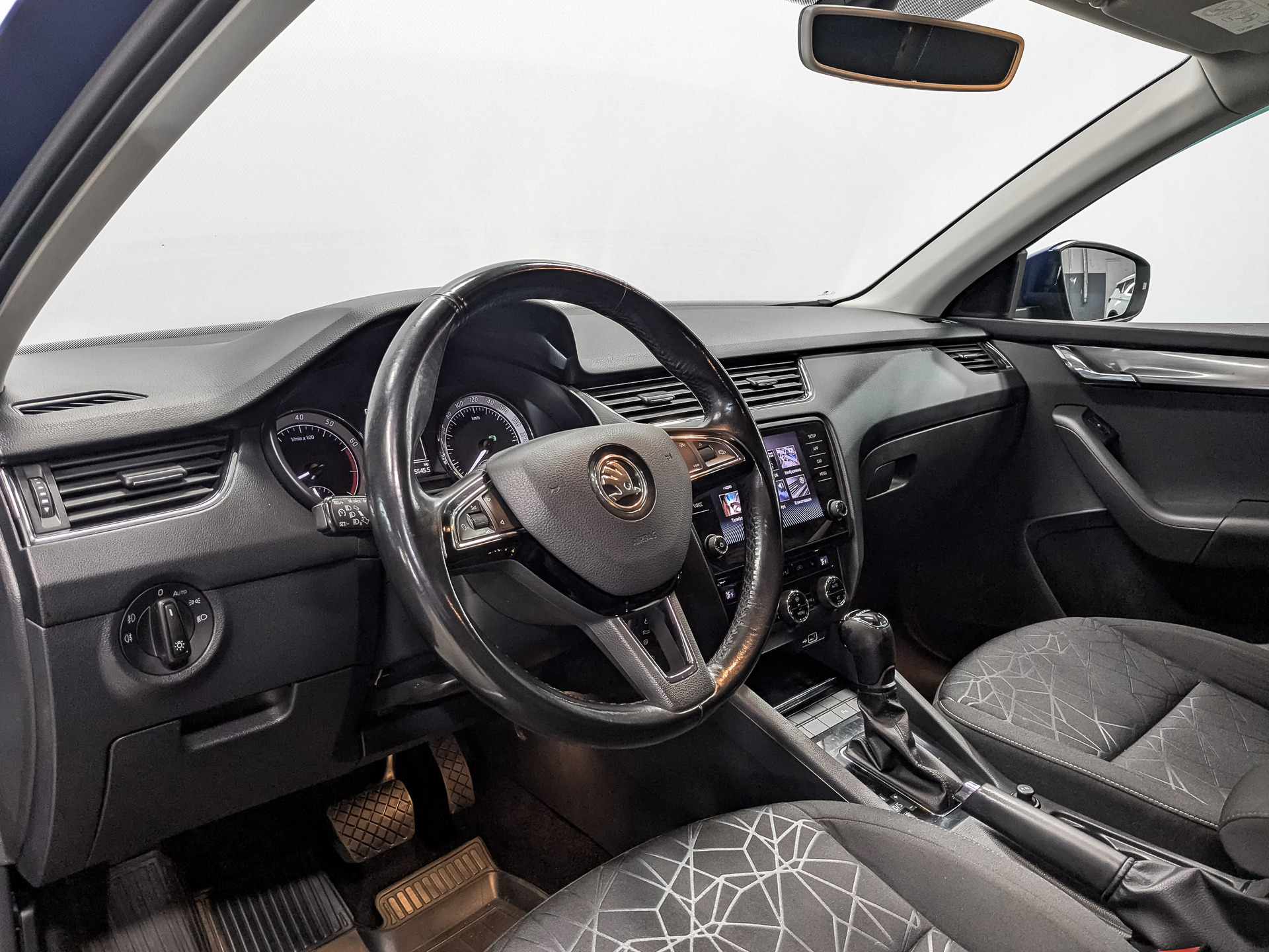 SKODA Octavia 1.60 (110 л.с), автомат, 2019, пробег 91 035 км