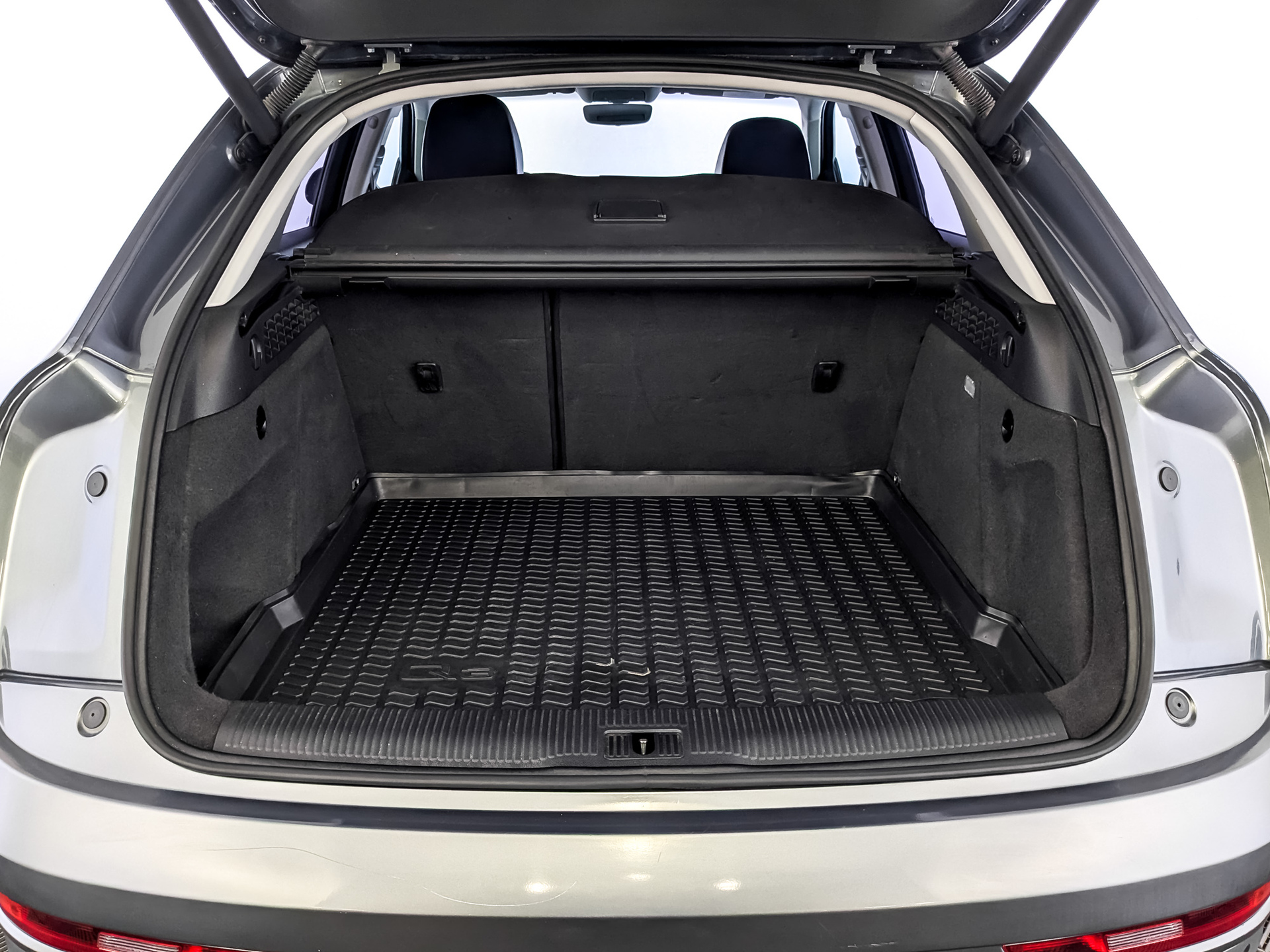 AUDI Q3 2.00 (180 л.с), автомат, 2015, пробег 88 475 км