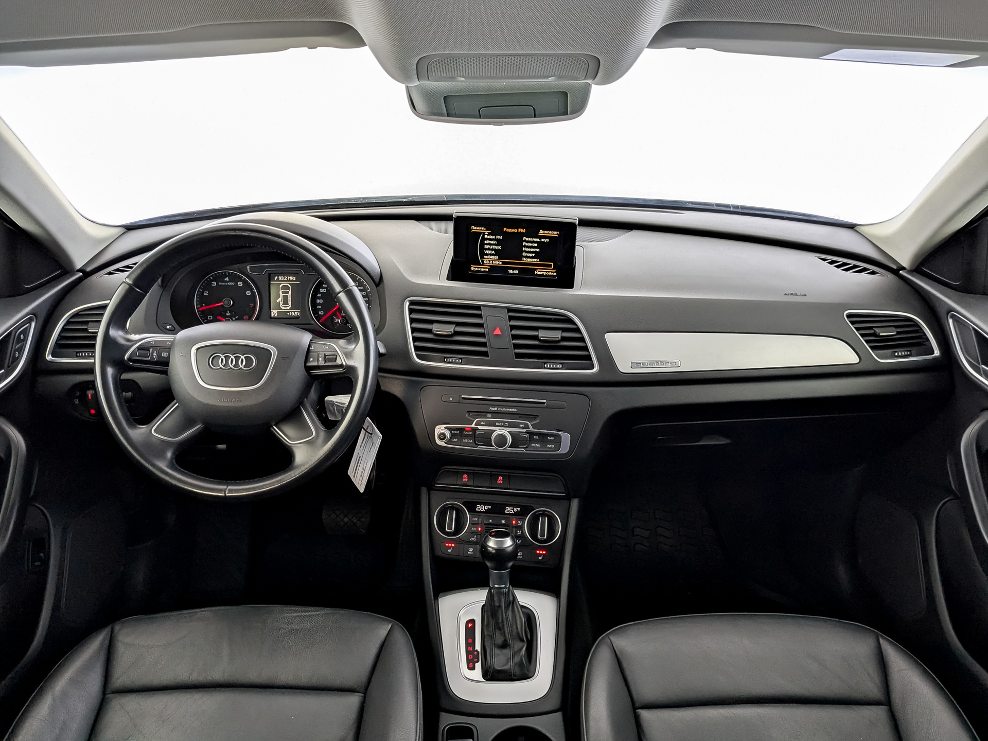AUDI Q3 2.00 (180 л.с), автомат, 2015, пробег 88 475 км