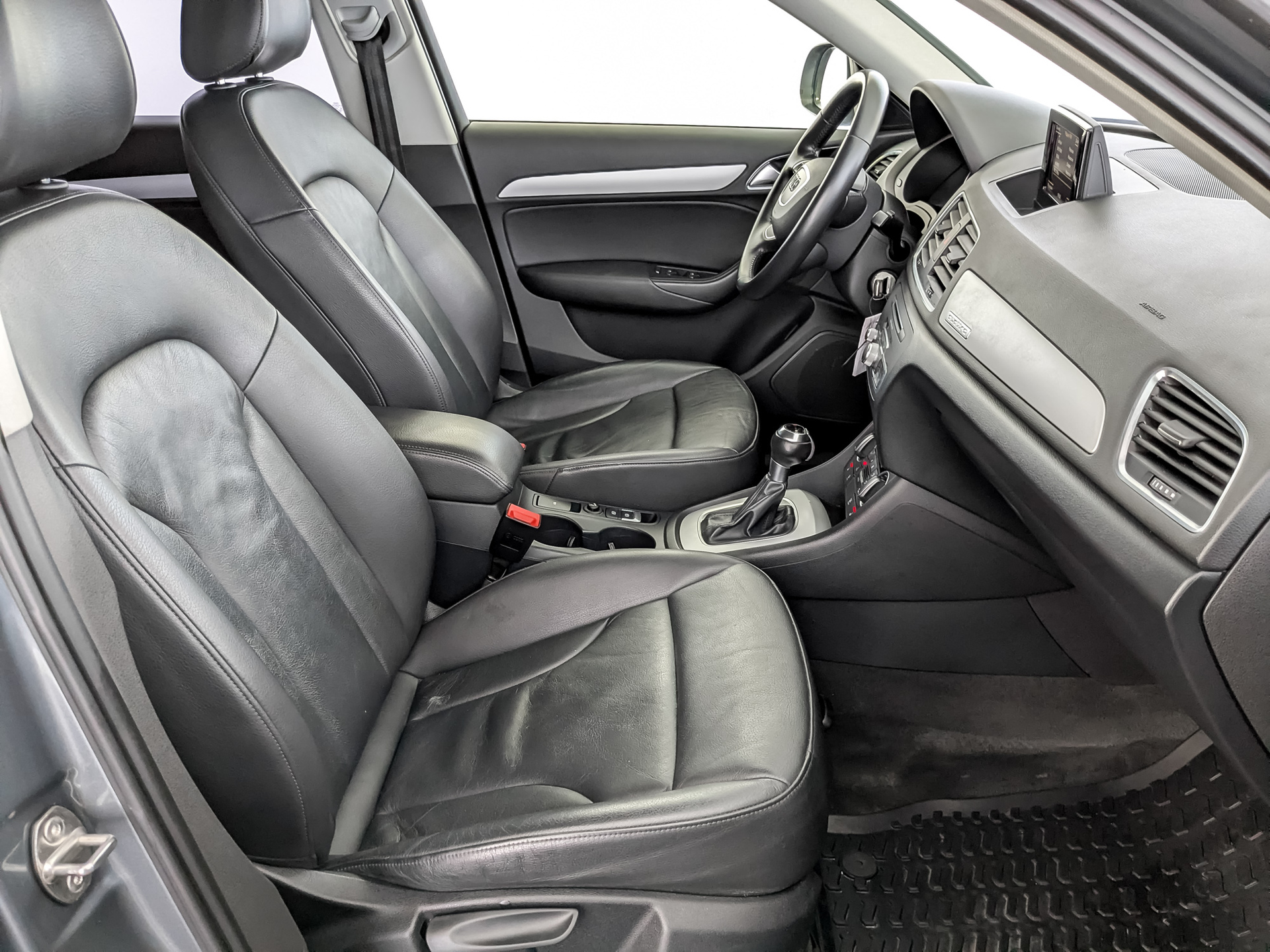 AUDI Q3 2.00 (180 л.с), автомат, 2015, пробег 88 475 км