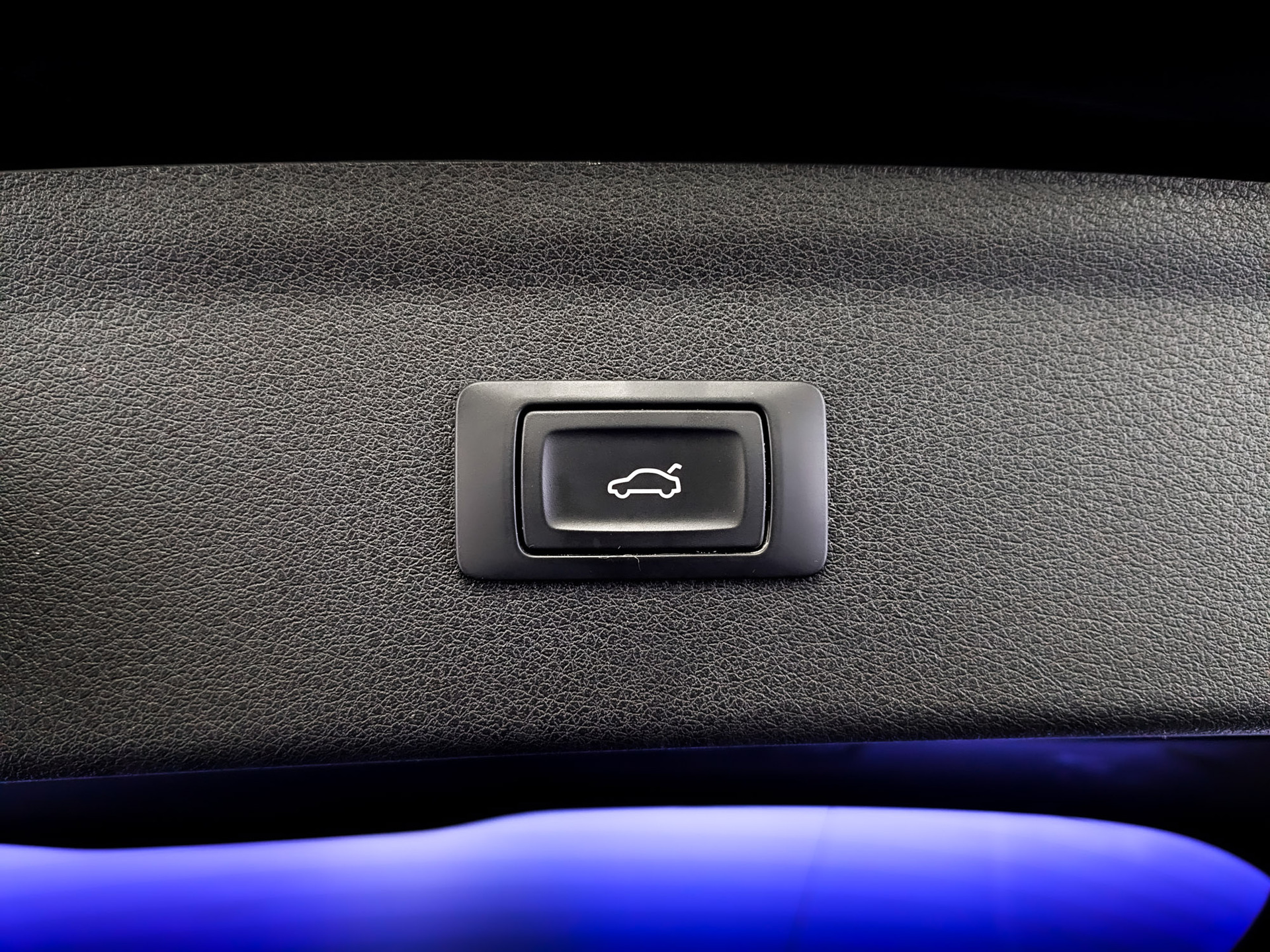 AUDI Q3 2.00 (180 л.с), автомат, 2015, пробег 88 475 км