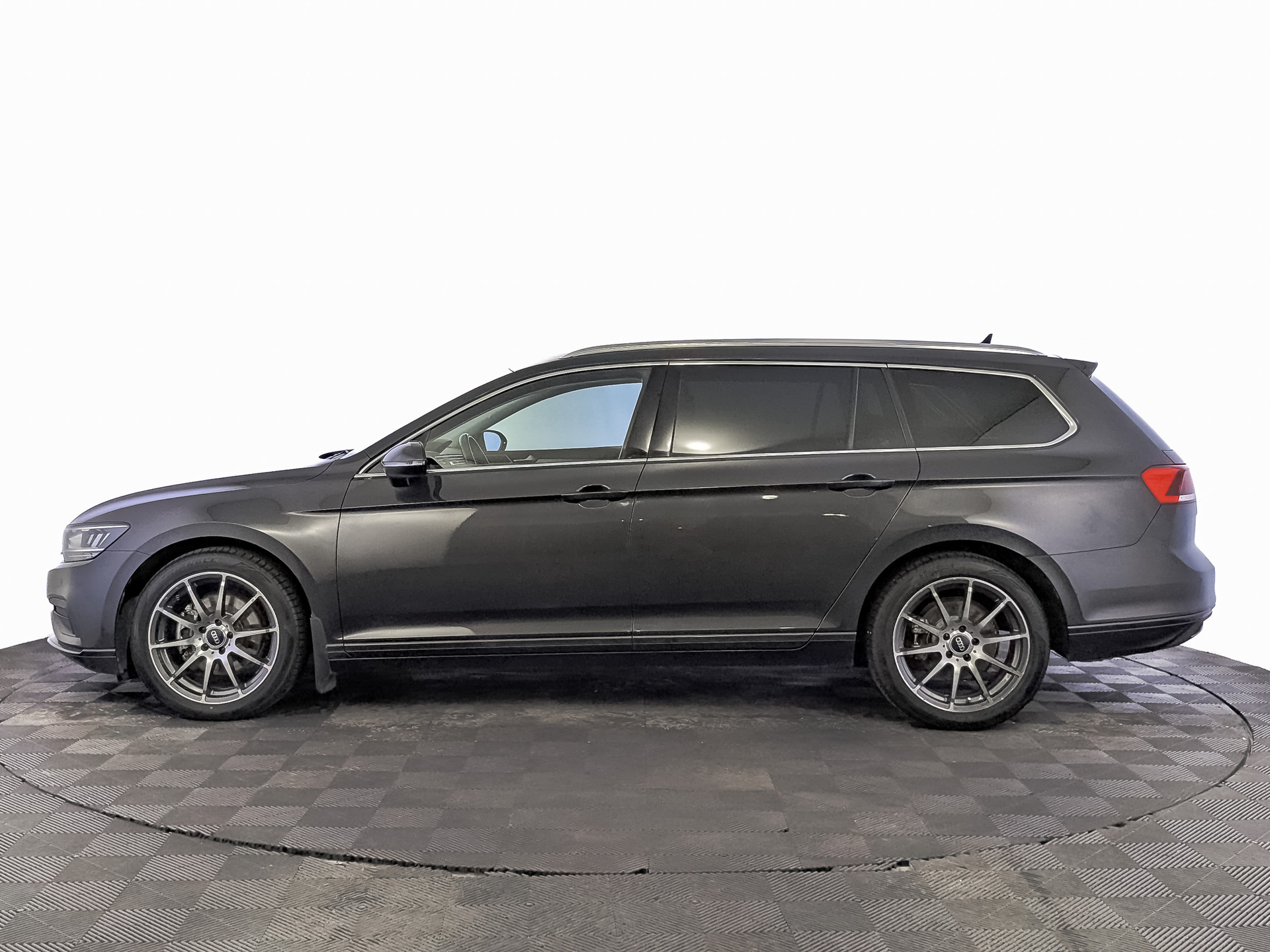 VOLKSWAGEN Passat 1.50 (150 л.с), автомат, 2021, пробег 119 353 км