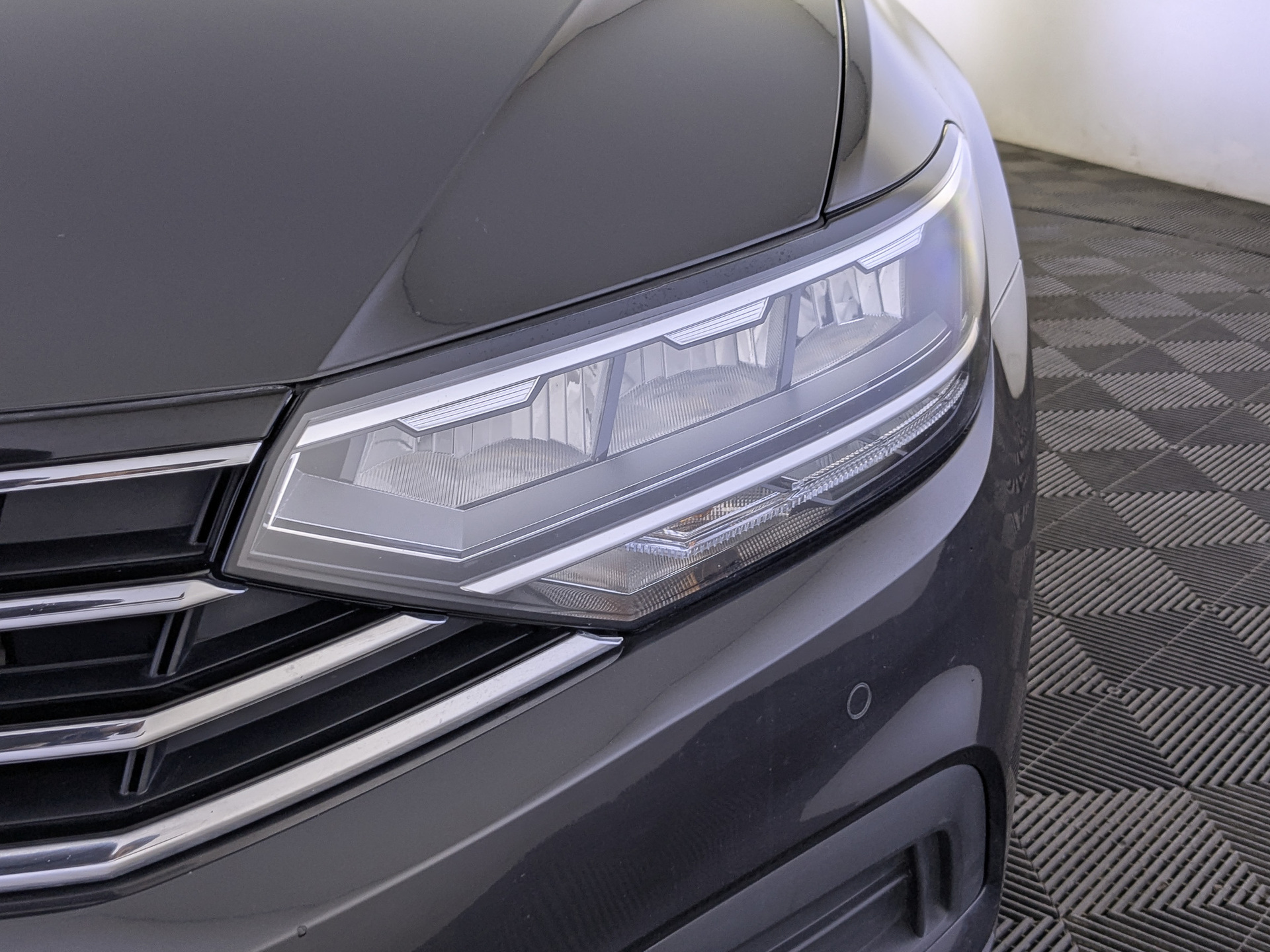 VOLKSWAGEN Passat 1.50 (150 л.с), автомат, 2021, пробег 119 353 км