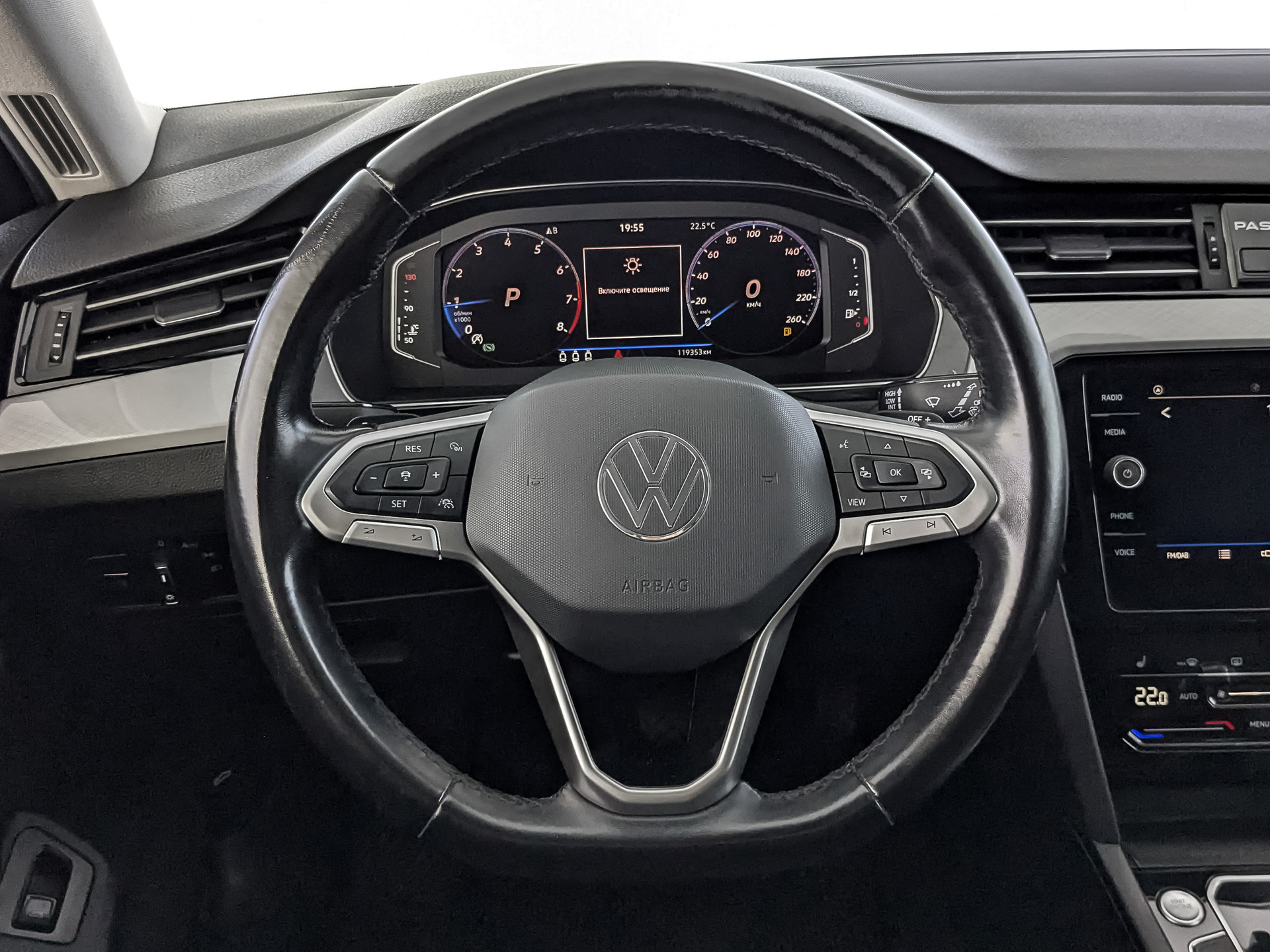 VOLKSWAGEN Passat 1.50 (150 л.с), автомат, 2021, пробег 119 353 км