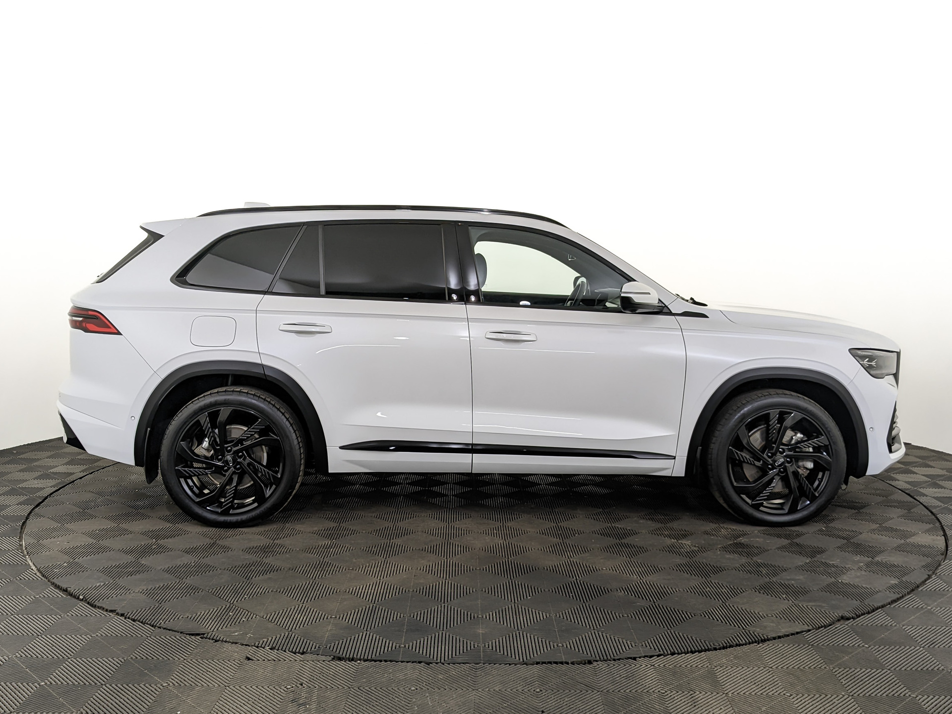 GEELY Monjaro 2.00 (238 л.с), автомат, 2024, пробег 66 069 км