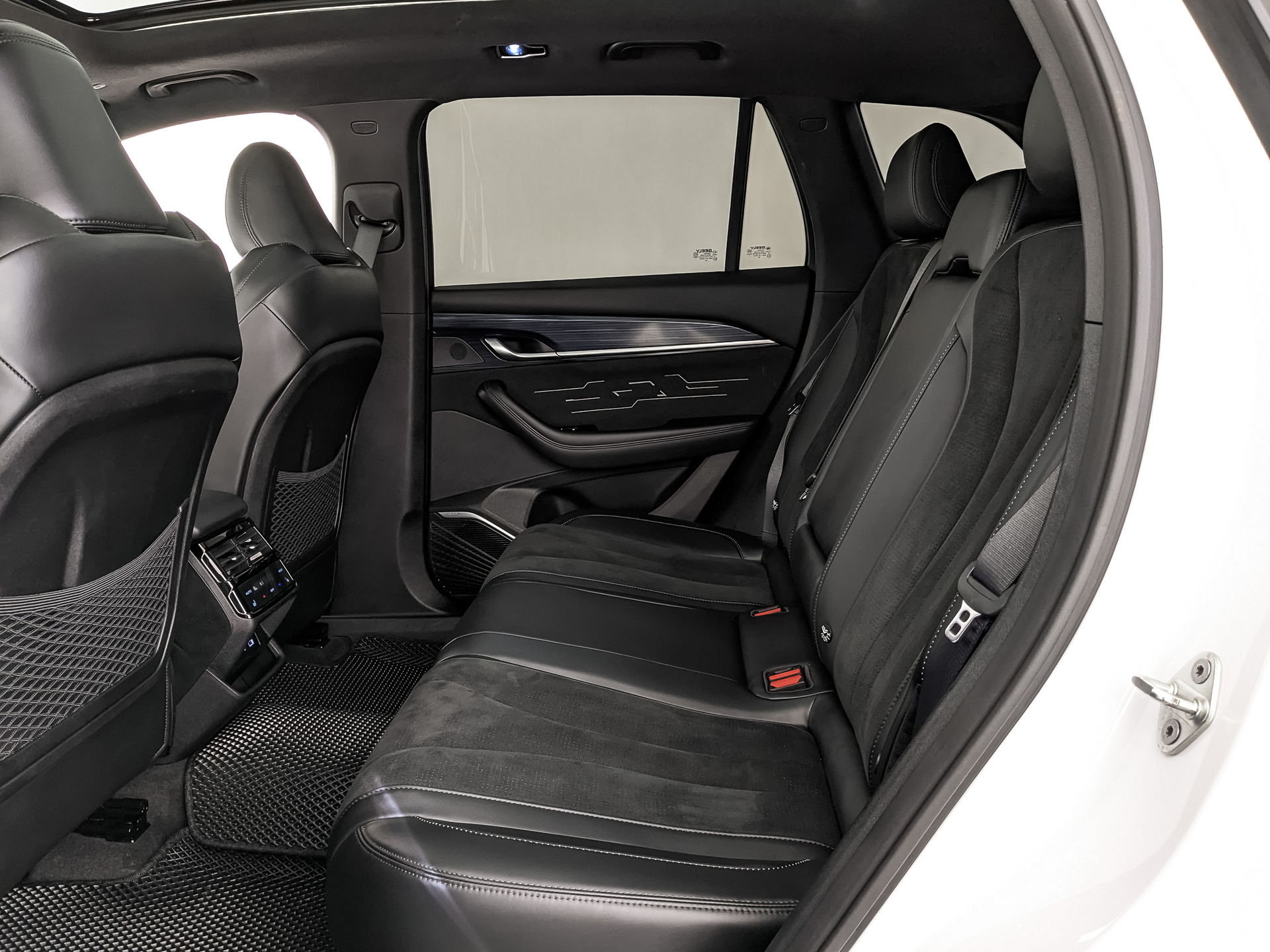 GEELY Monjaro 2.00 (238 л.с), автомат, 2024, пробег 66 069 км