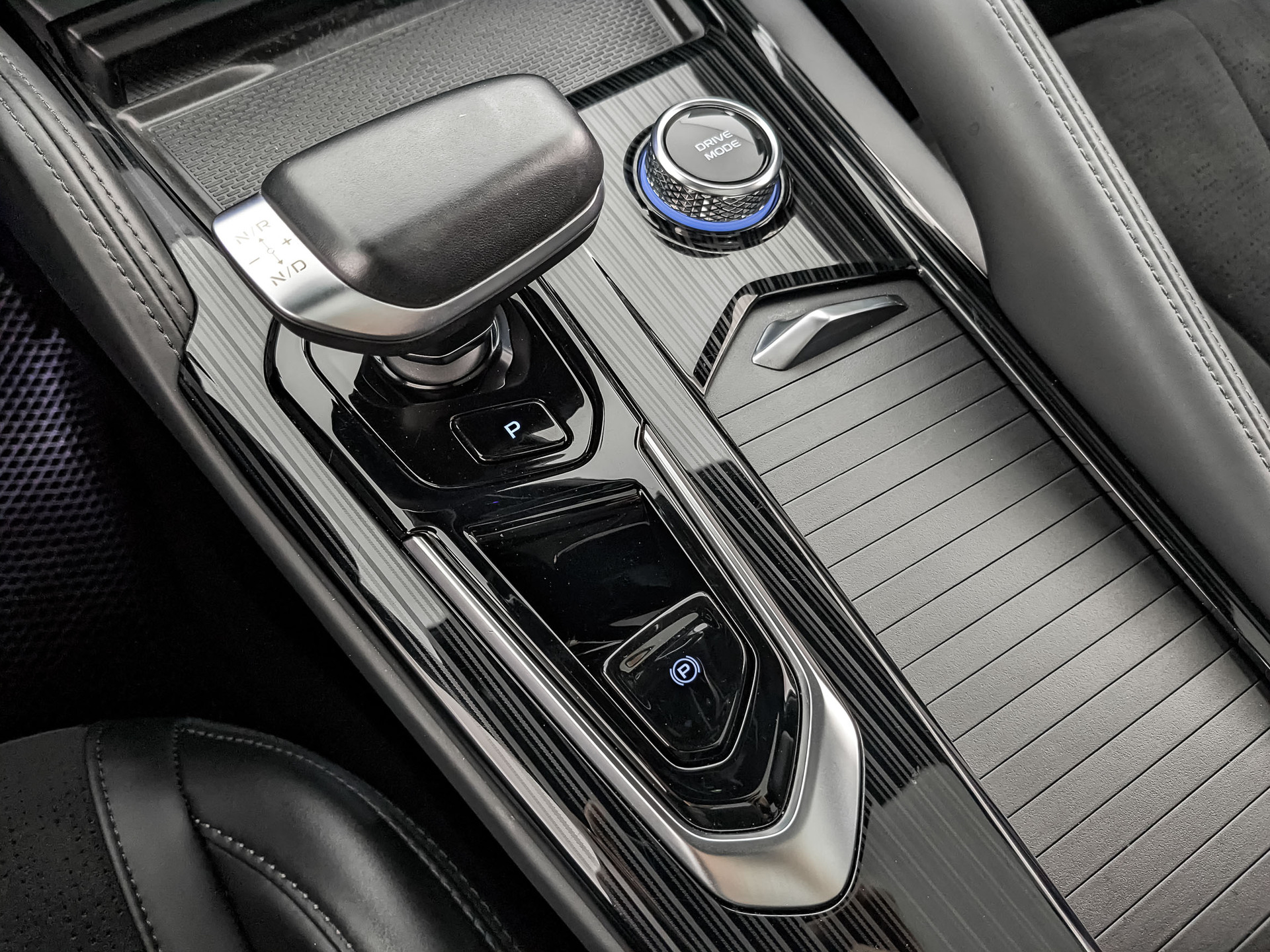 GEELY Monjaro 2.00 (238 л.с), автомат, 2024, пробег 66 069 км