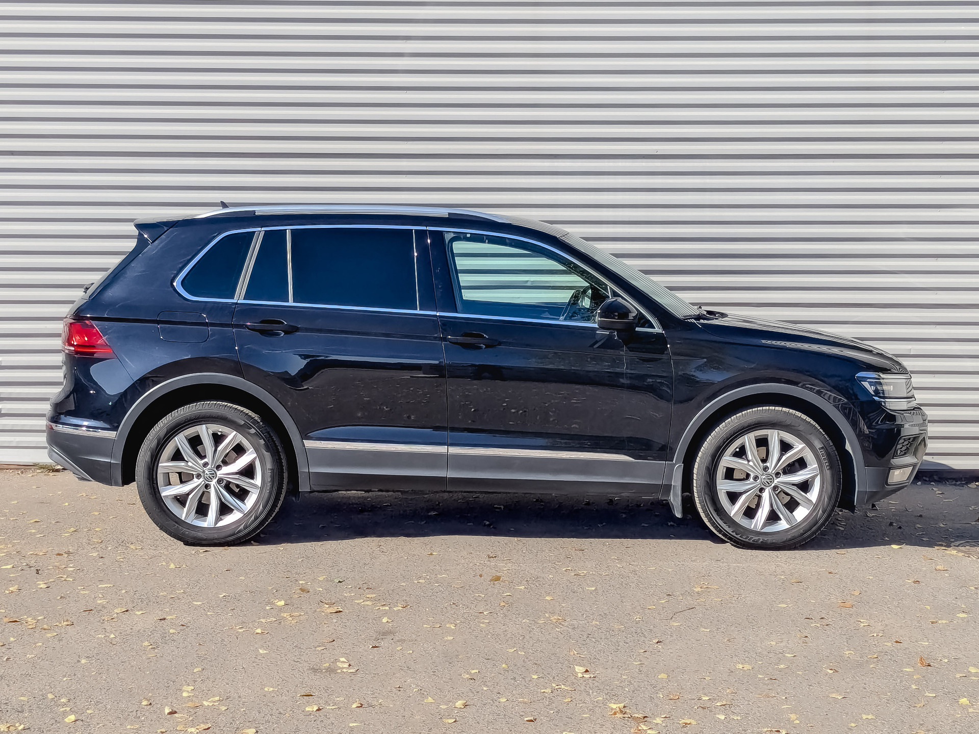 VOLKSWAGEN Tiguan 1.40 (150 л.с), автомат, 2018, пробег 105 348 км