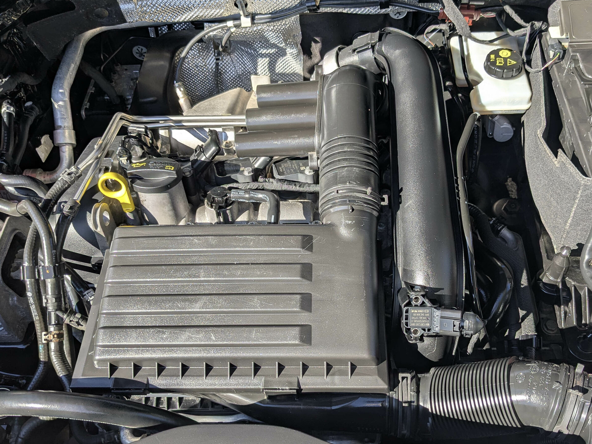 VOLKSWAGEN Tiguan 1.40 (150 л.с), автомат, 2018, пробег 105 348 км