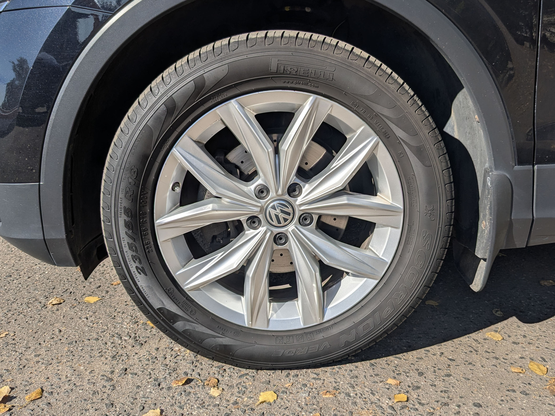 VOLKSWAGEN Tiguan 1.40 (150 л.с), автомат, 2018, пробег 105 348 км
