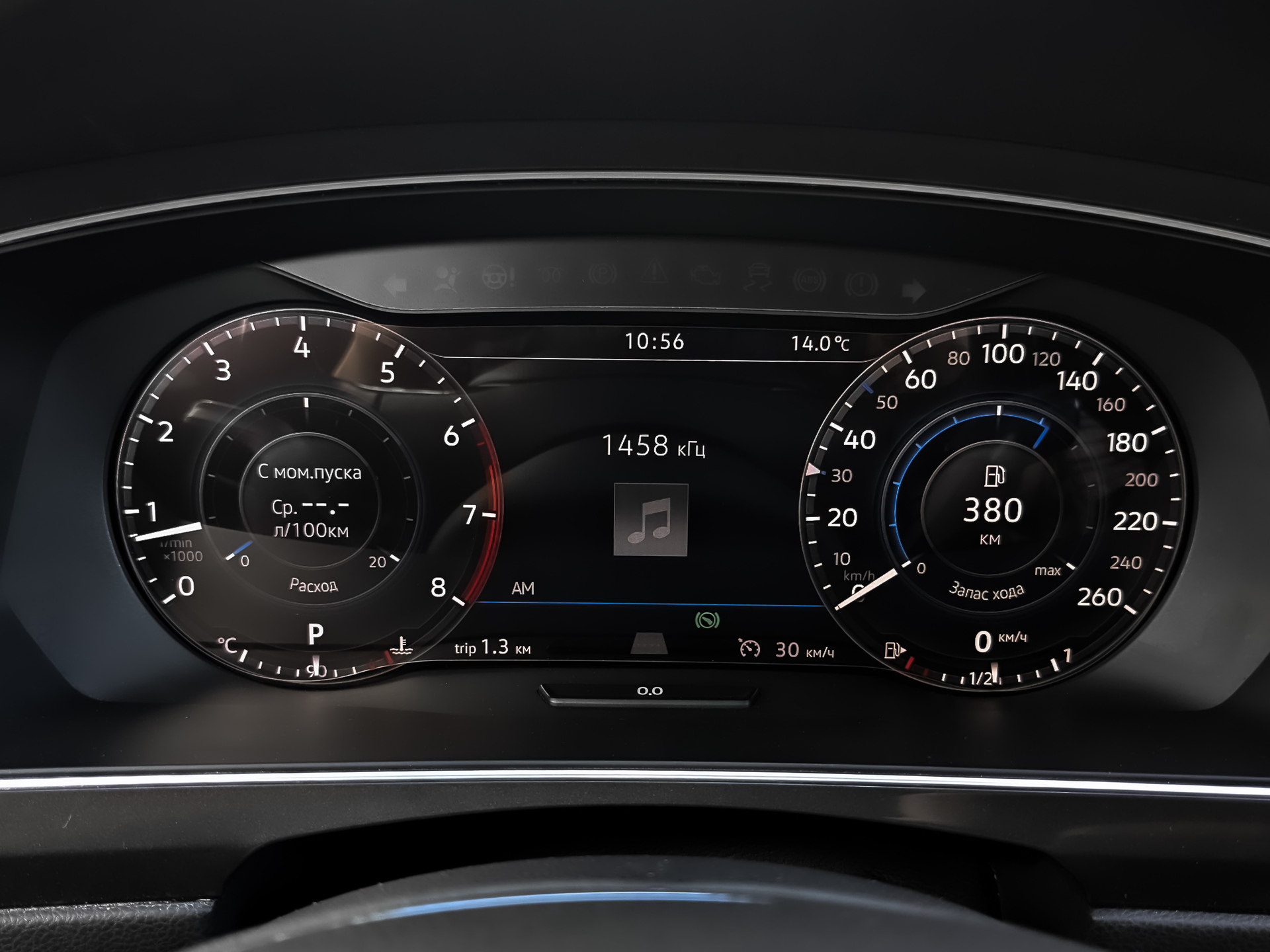 VOLKSWAGEN Tiguan 1.40 (150 л.с), автомат, 2018, пробег 105 348 км