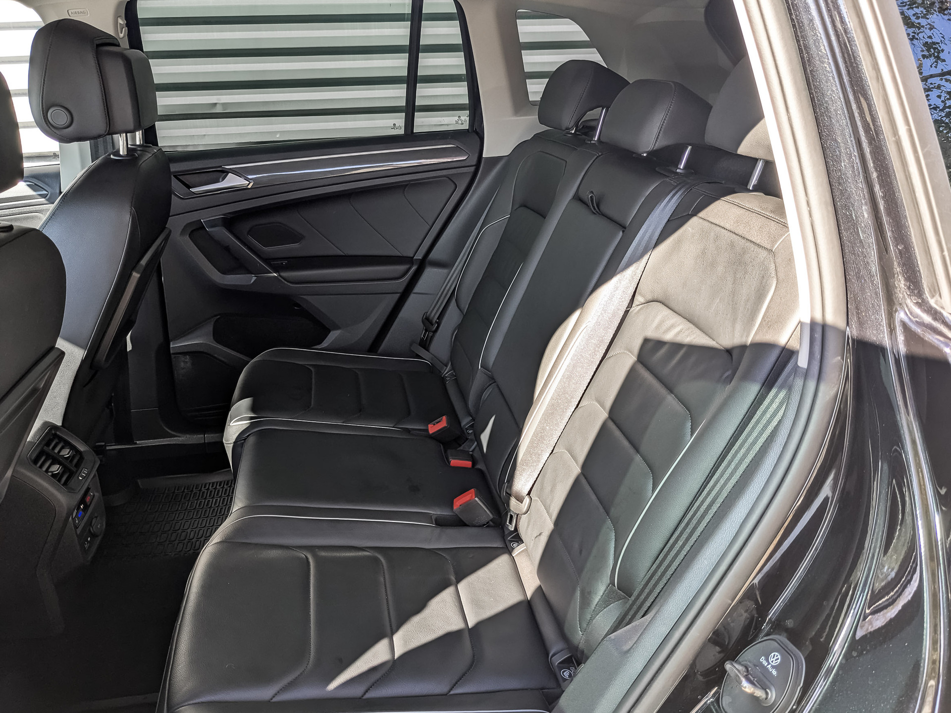 VOLKSWAGEN Tiguan 1.40 (150 л.с), автомат, 2018, пробег 105 348 км