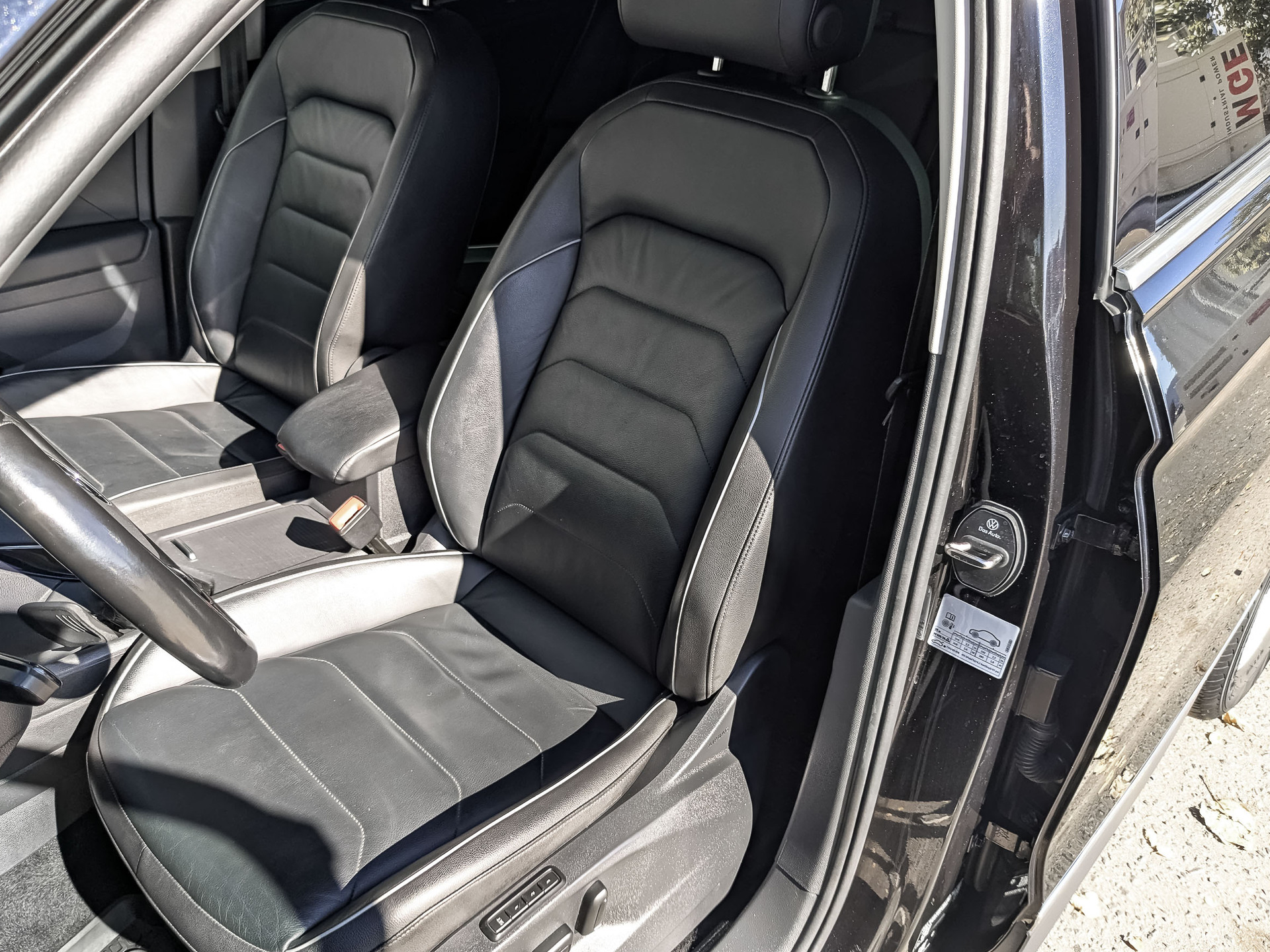 VOLKSWAGEN Tiguan 1.40 (150 л.с), автомат, 2018, пробег 105 348 км