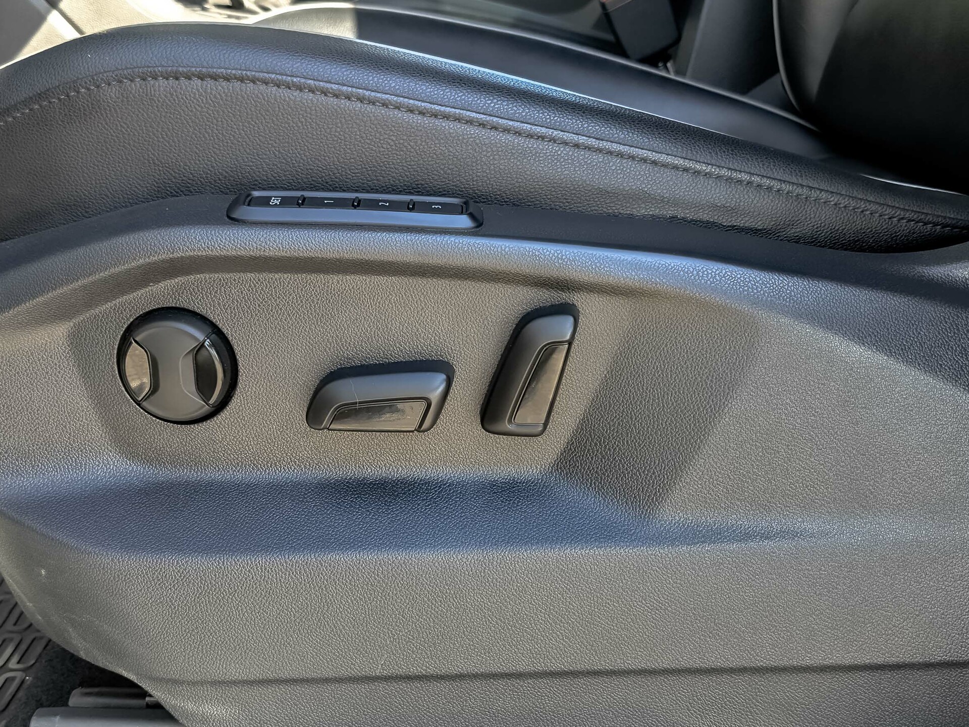 VOLKSWAGEN Tiguan 1.40 (150 л.с), автомат, 2018, пробег 105 348 км
