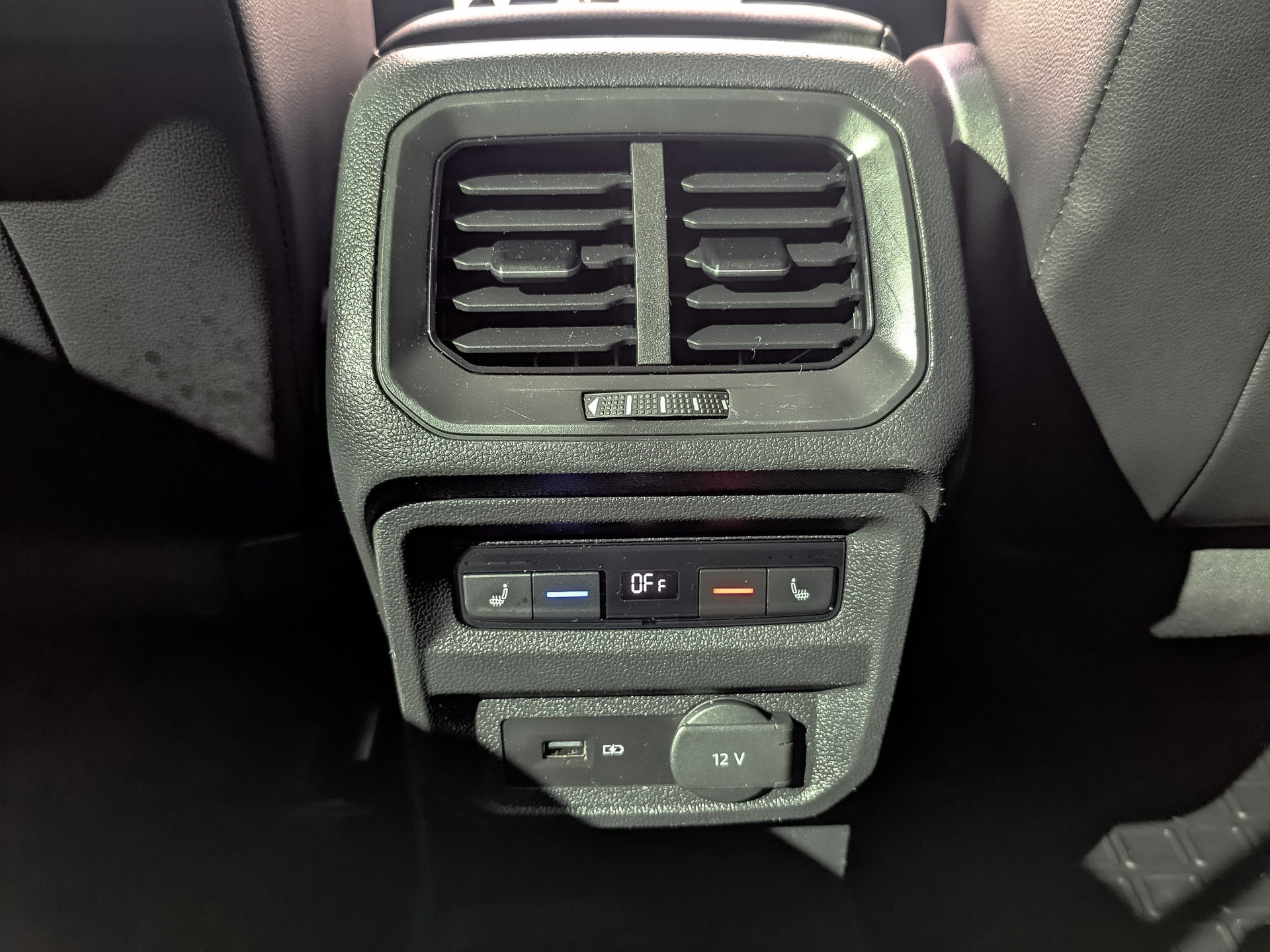 VOLKSWAGEN Tiguan 1.40 (150 л.с), автомат, 2018, пробег 105 348 км