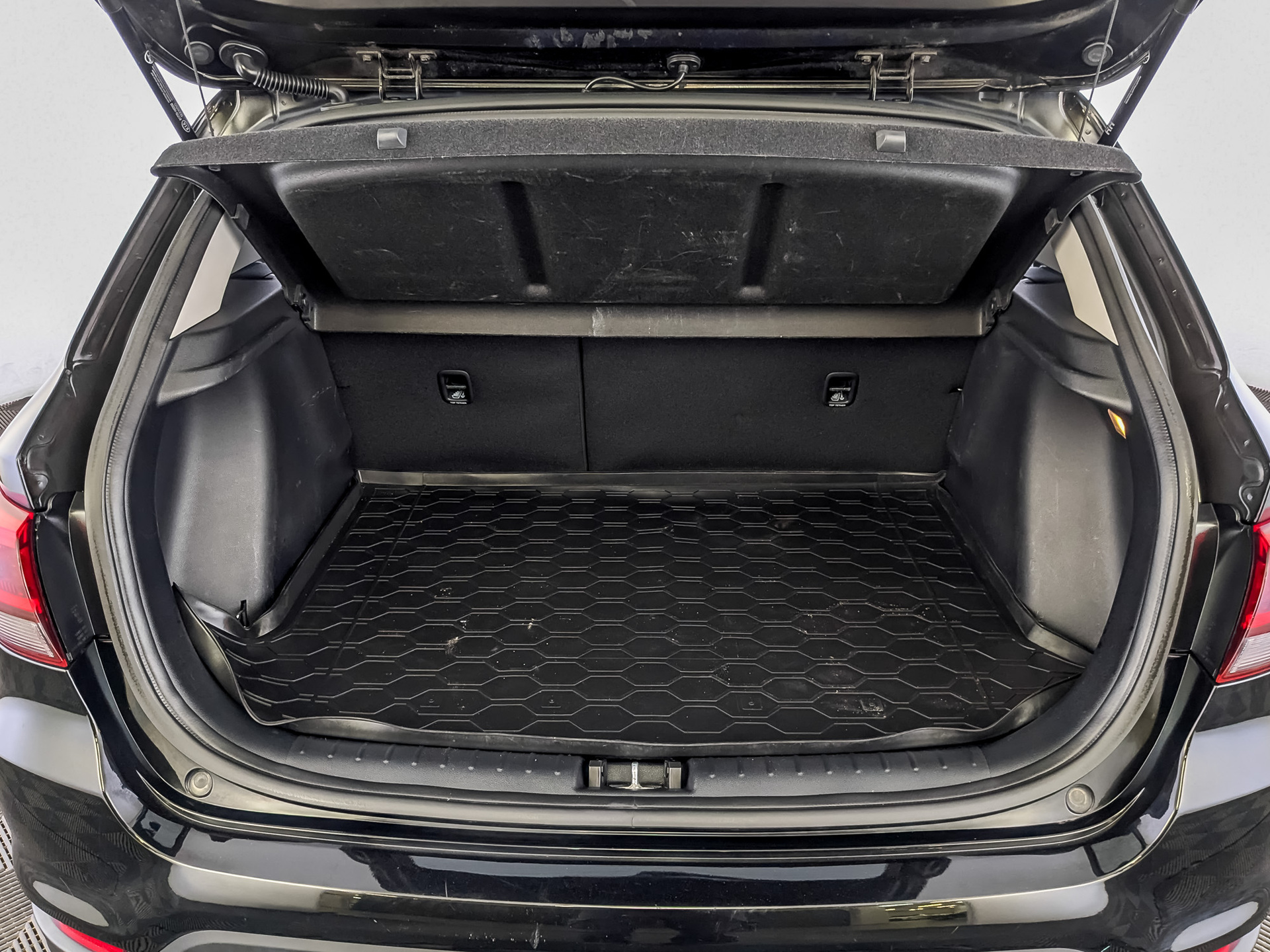 KIA Rio X 1.60 (123 л.с), автомат, 2018, пробег 182 068 км