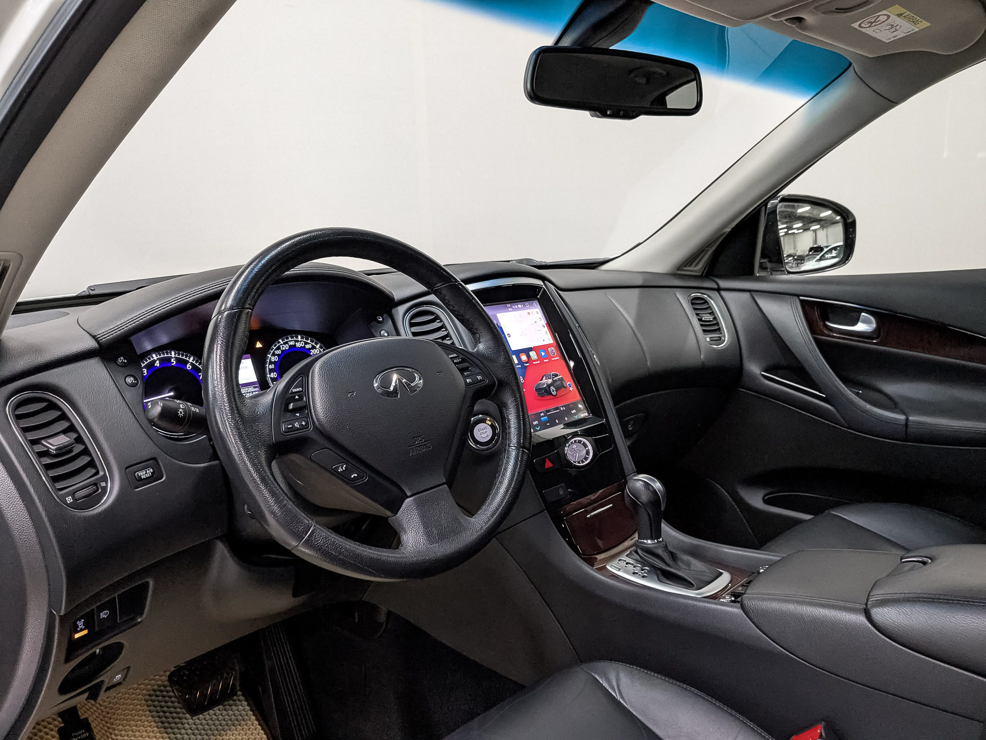 INFINITI QX50 2.50 (222 л.с), автомат, 2016, пробег 80 485 км