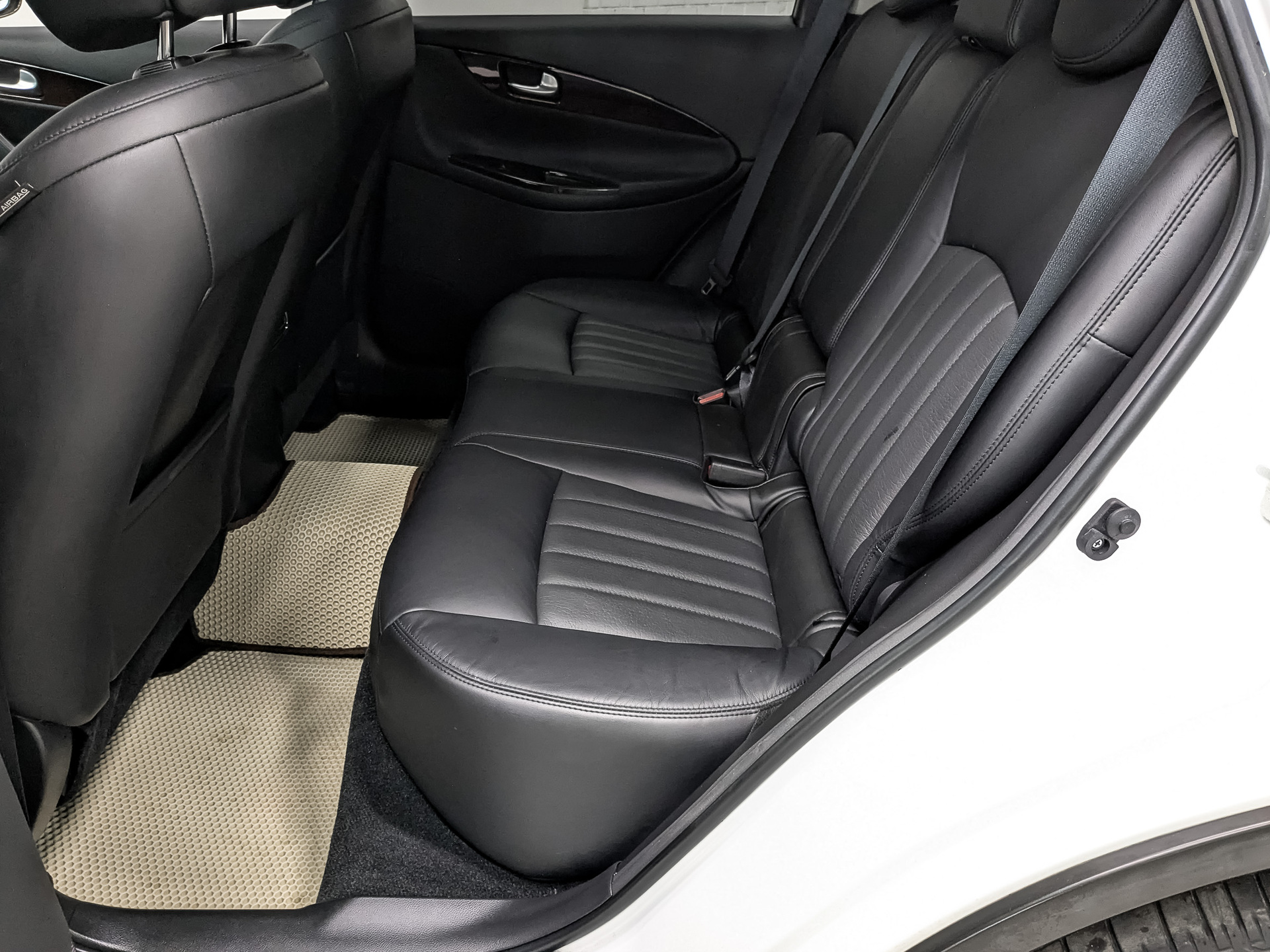 INFINITI QX50 2.50 (222 л.с), автомат, 2016, пробег 80 485 км
