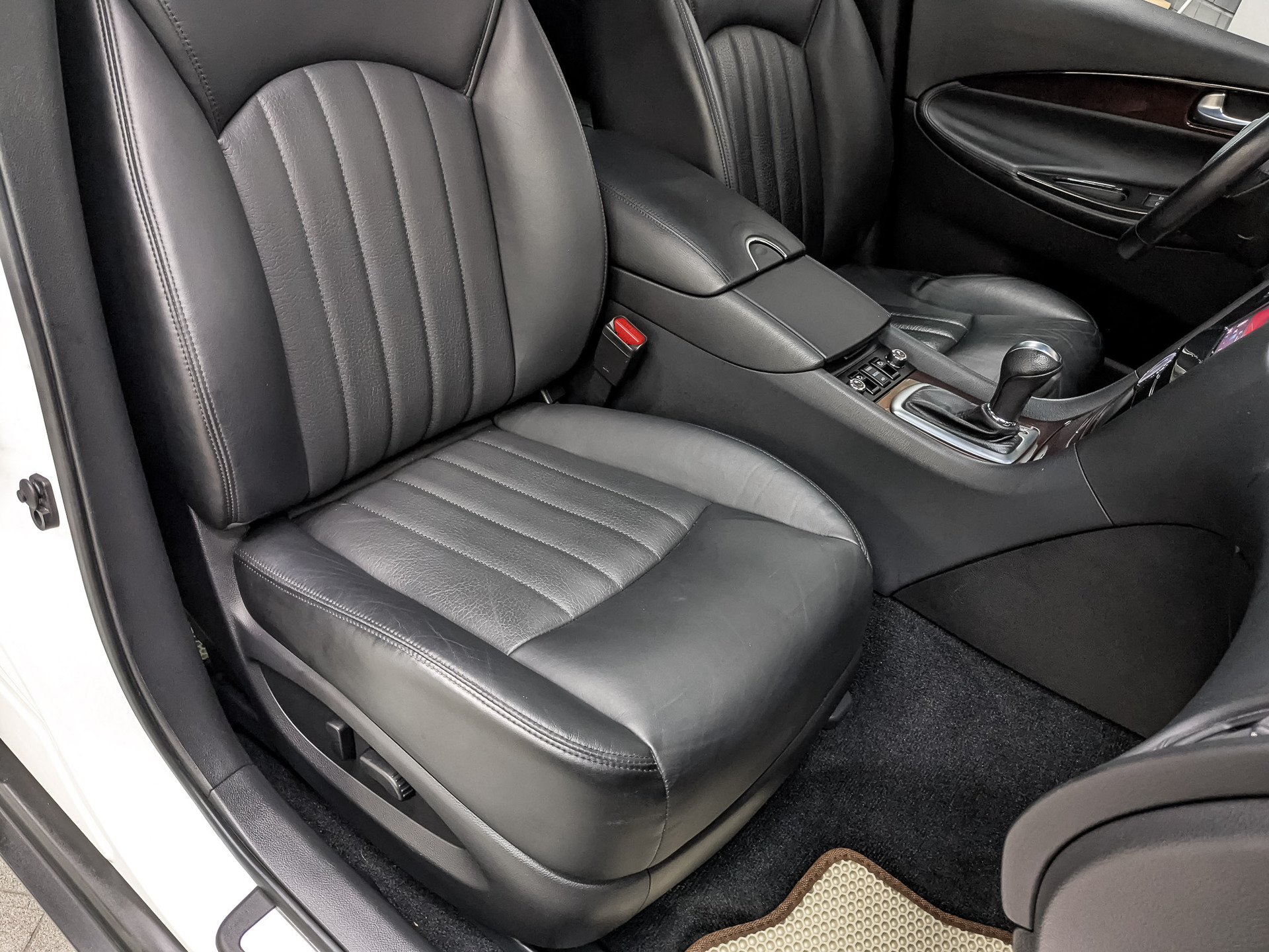 INFINITI QX50 2.50 (222 л.с), автомат, 2016, пробег 80 485 км