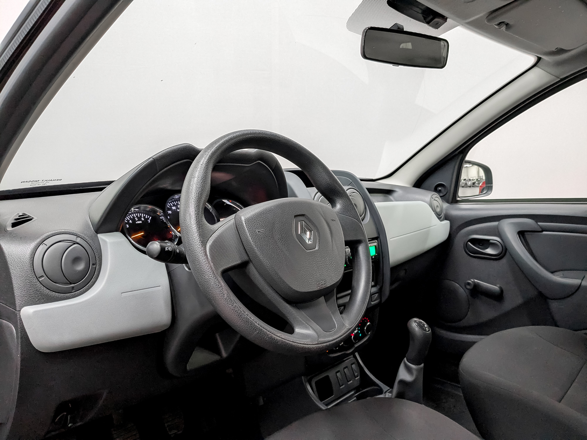 RENAULT Duster 1.60 (114 л.с), механическая, 2018, пробег 44 998 км