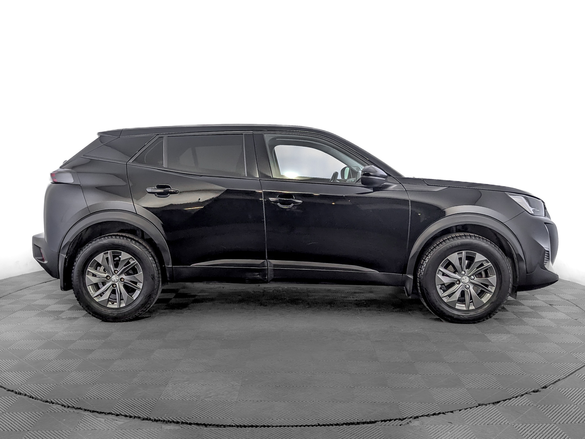 PEUGEOT 2008 1.20 (130 л.с), автомат, 2021, пробег 118 589 км