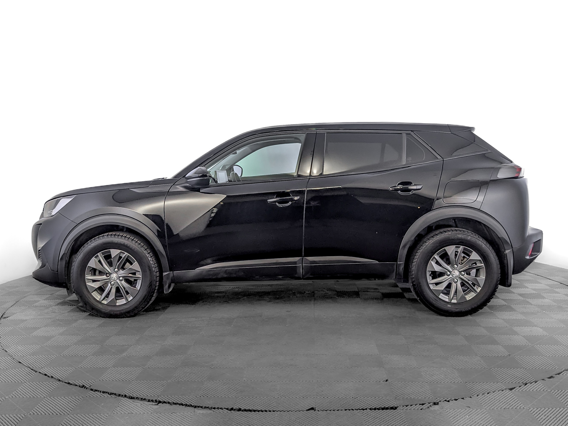 PEUGEOT 2008 1.20 (130 л.с), автомат, 2021, пробег 118 589 км