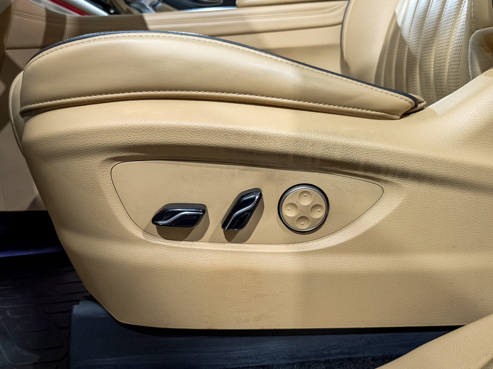 VOYAH Dream 1.50 (299 л.с), автомат, 2023, пробег 68 729 км