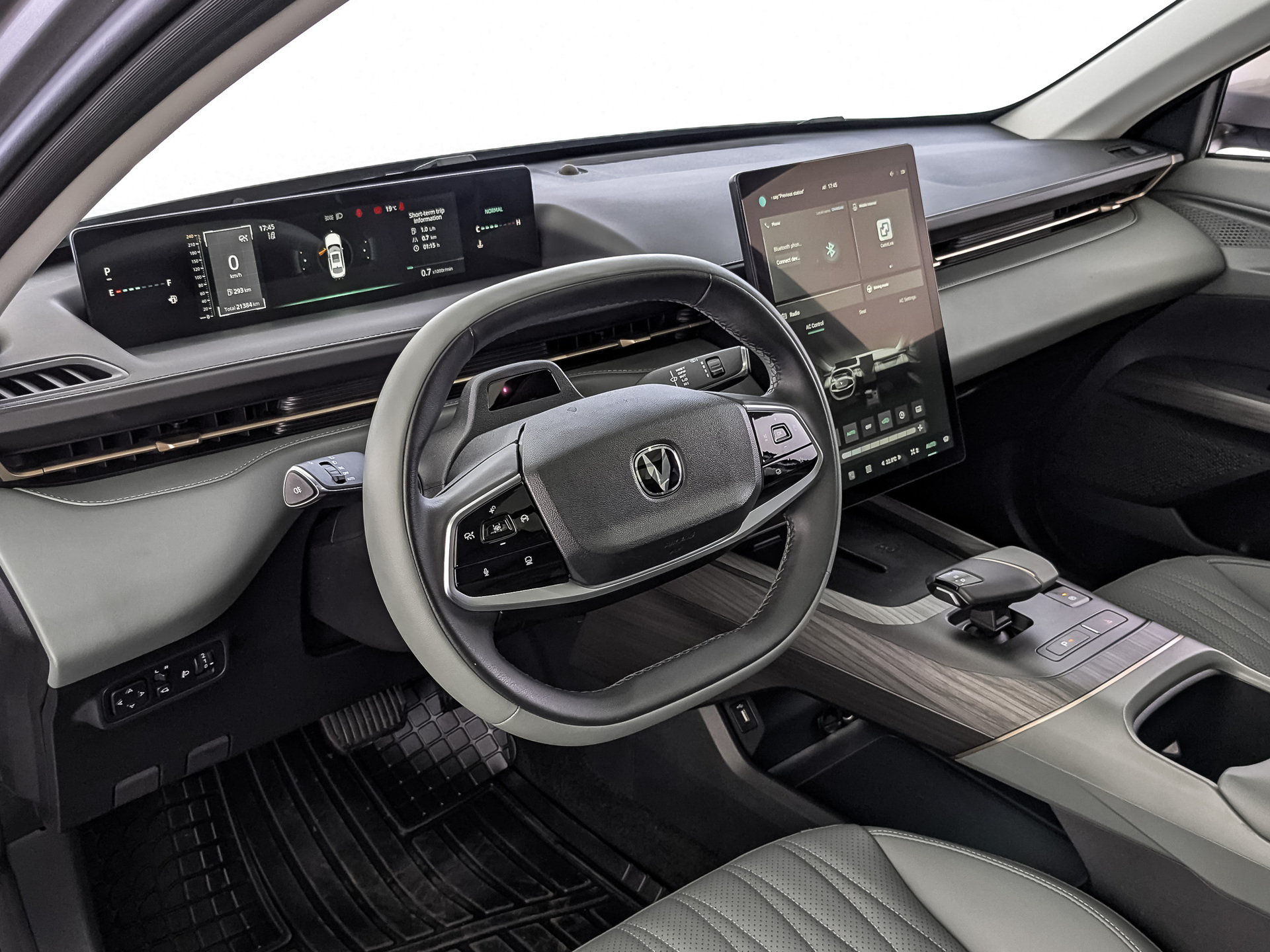 CHANGAN Lamore 1.50 (181 л.с), автомат, 2023, пробег 21 400 км