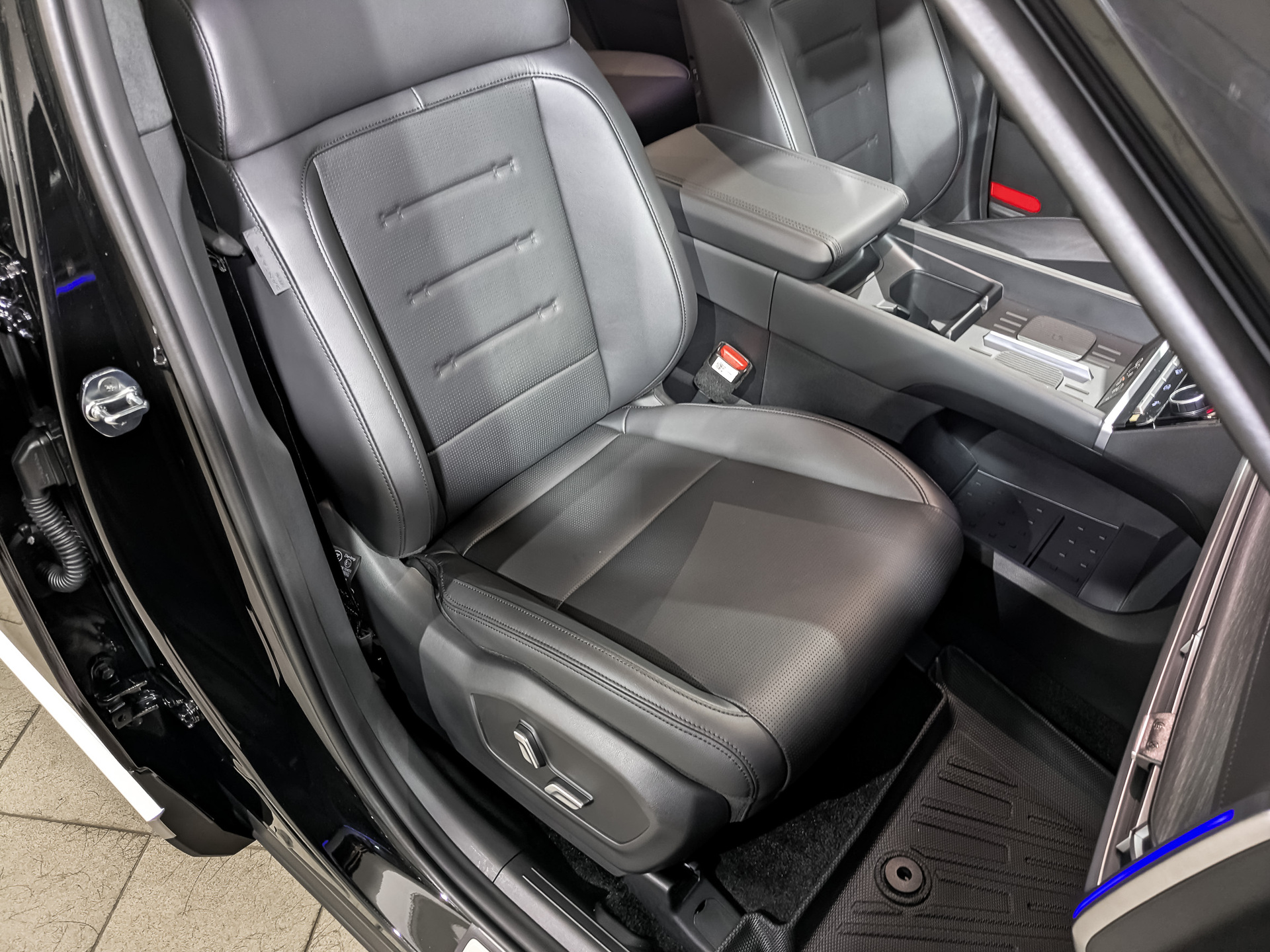 HYUNDAI Santa Fe 2.00 (247 л.с), автомат, 2025, пробег 2 852 км