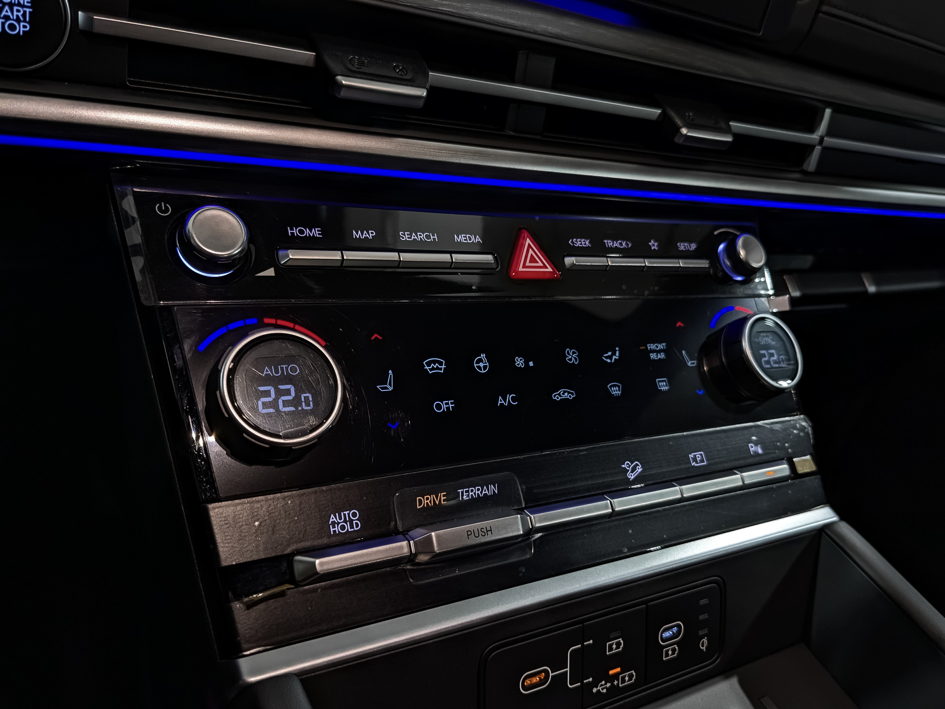 HYUNDAI Santa Fe 2.00 (247 л.с), автомат, 2025, пробег 2 852 км
